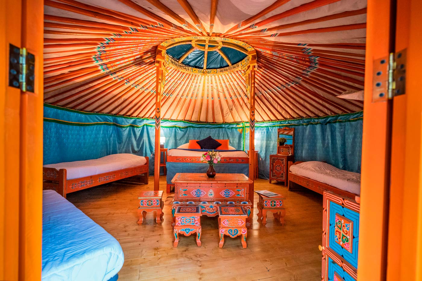 Yourte Famille de Mongolie — Séjour insolite avec spa à La Ferme Des Épis