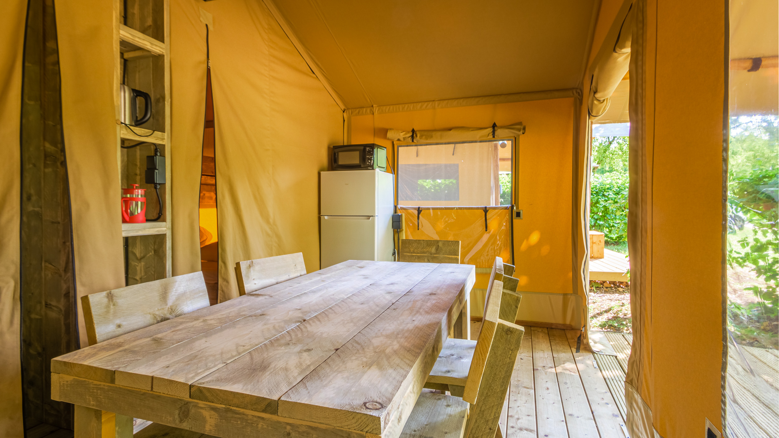 SLOW LODGE — Lodge safari avec spa à Bournazel en Corrèze à Bournazel — salle de bain