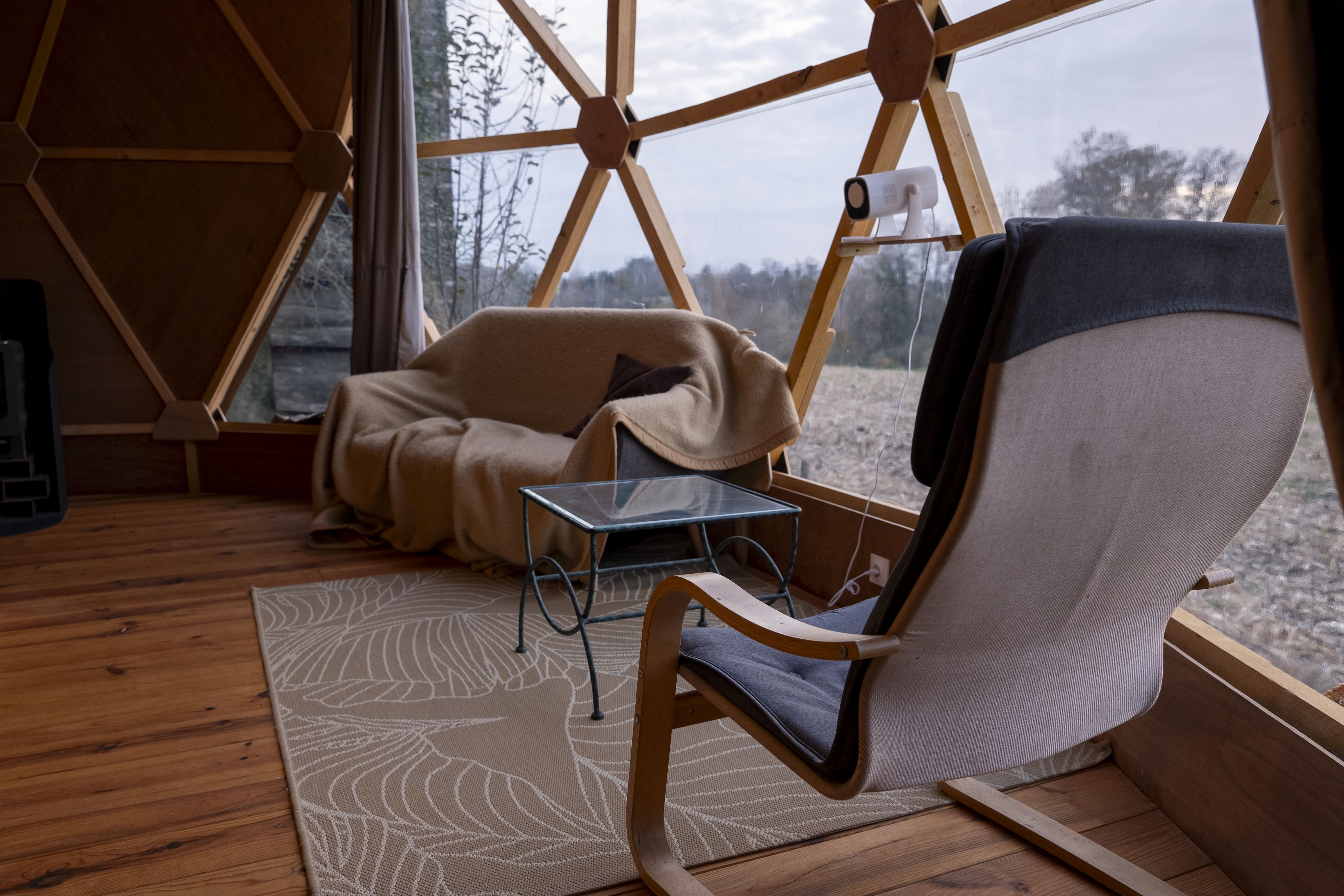 Géodejulien — Dôme design avec spa à Pau (Pyrénées-Atlantiques) à Pau — espace de vie