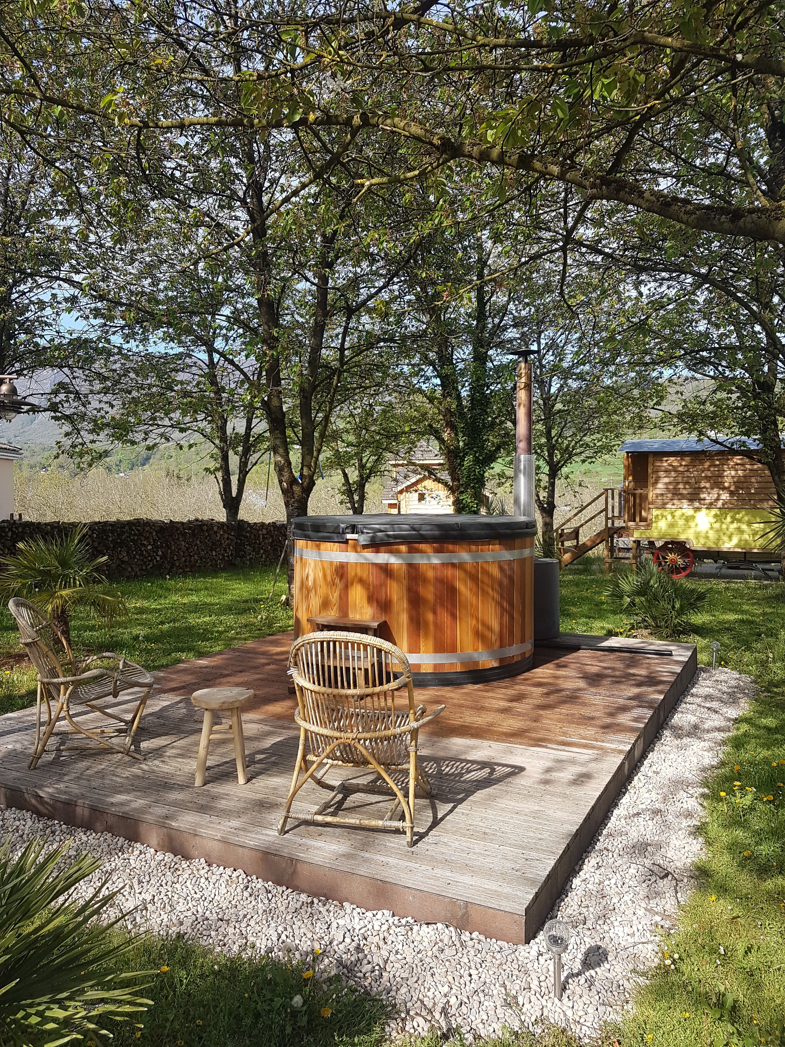 Cabane Médiévale — Château avec spa à Vercors, Drôme à Saint-Jean-En-Royans — détail architectural