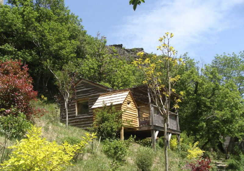 Cabane Renard : une échappée belle sur pilotis en Lozère