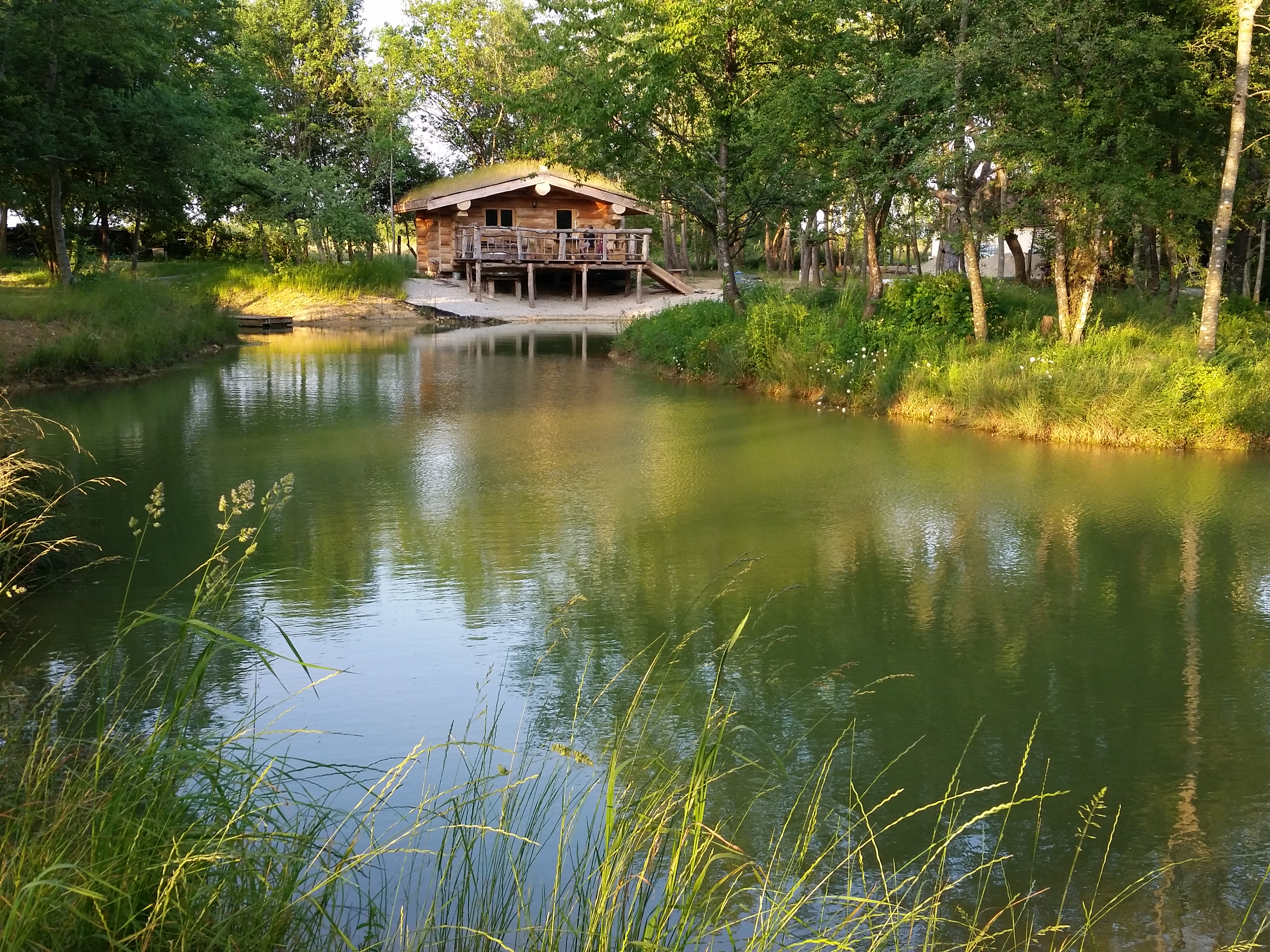 Évasion au Nordic & Spa : Cabane sur pilotis en Champagne-Ardenne — Cabane à Chennegy