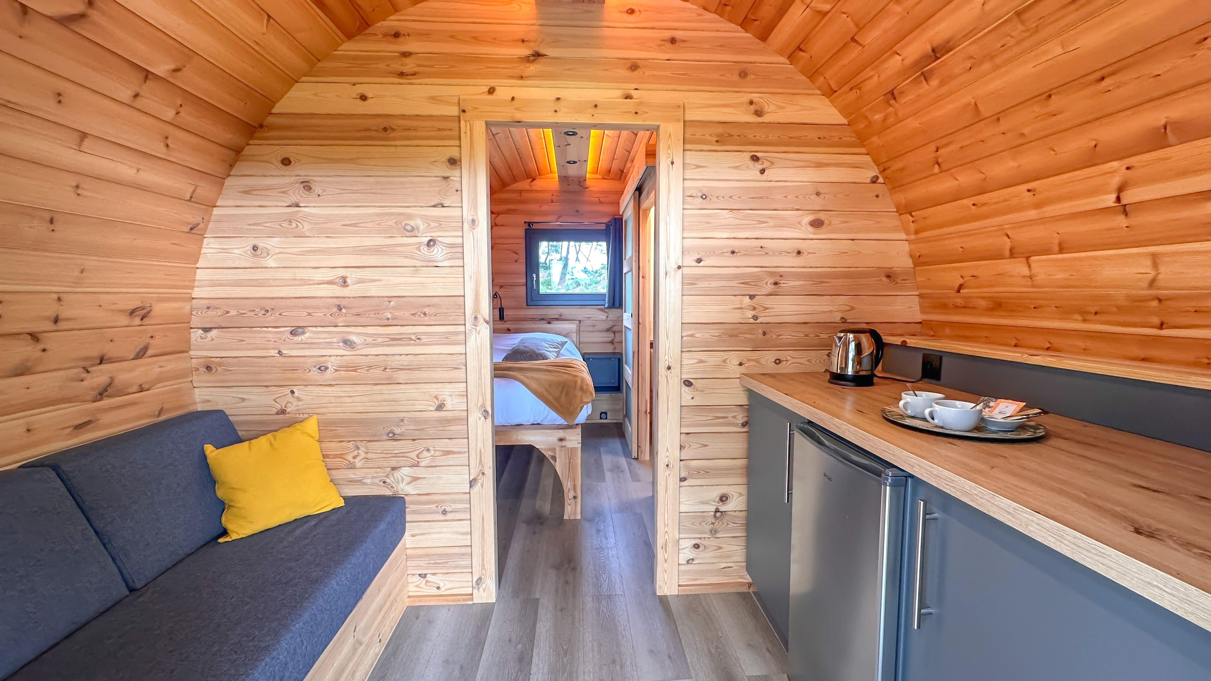 Le Barrel Zen : un tonneau atypique en pleine nature à Montagnac — chambre