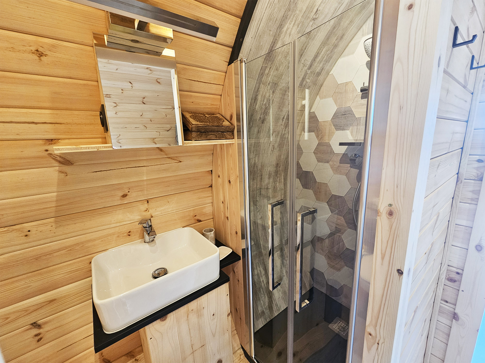 Un tonneau d'or avec vue panoramique en Franche-Comté à Dole — chambre