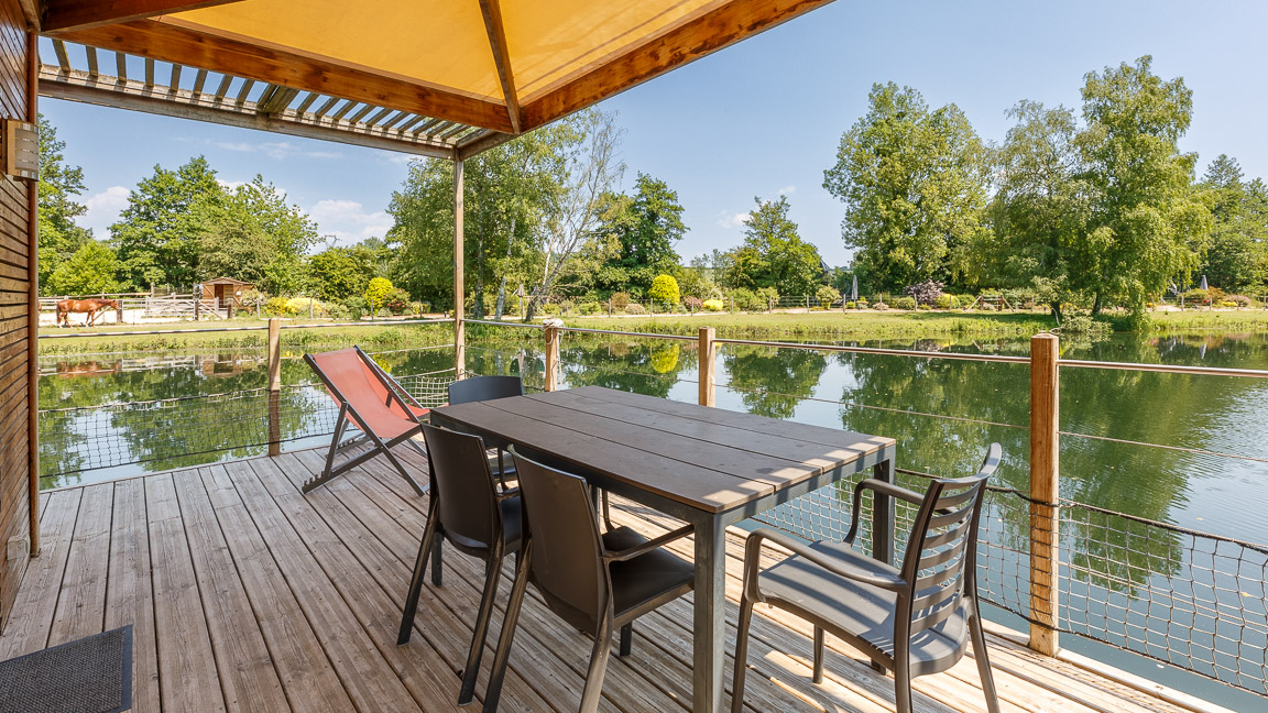 Une escapade insolite sur l'eau en Picardie — Maison à Beauchamps