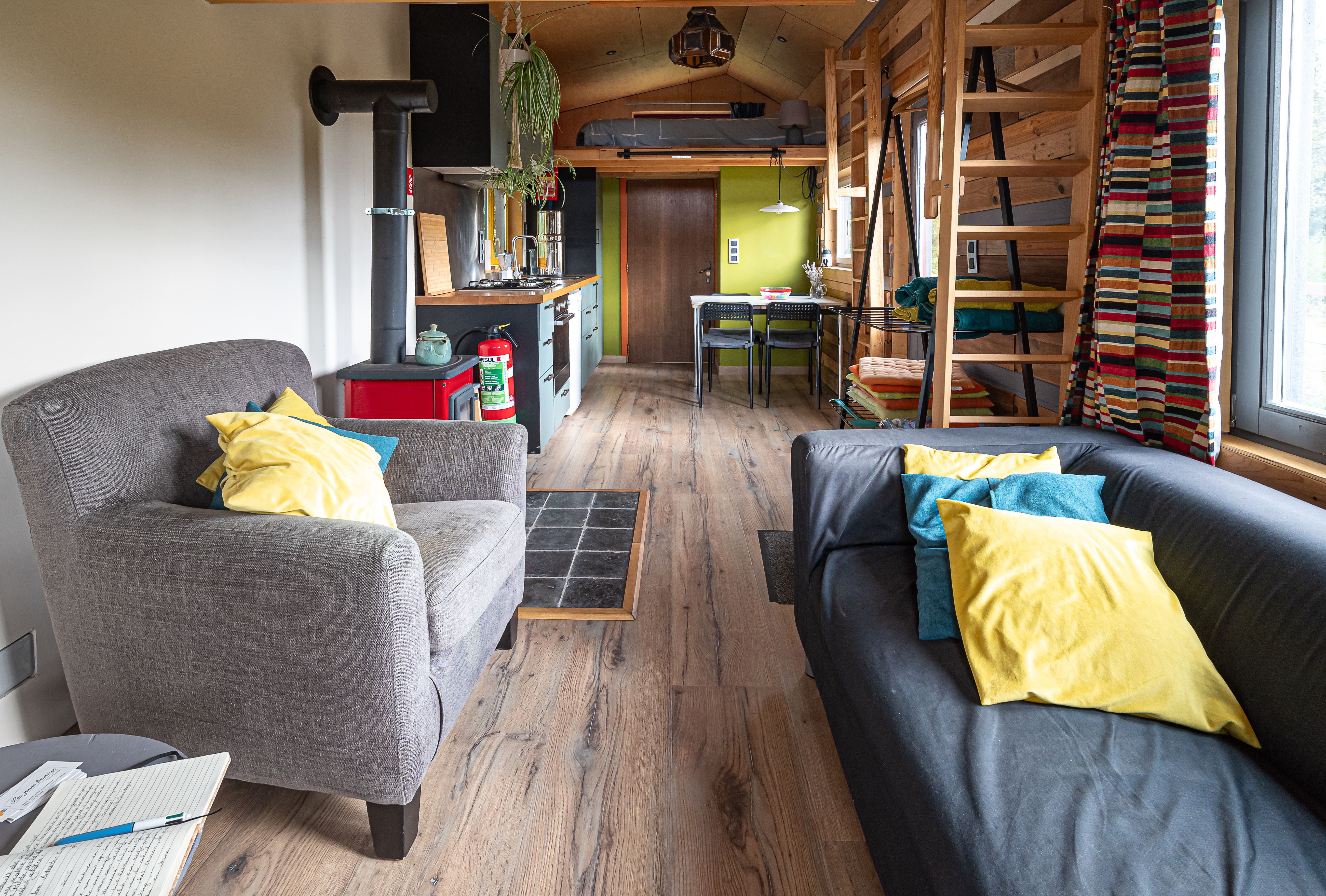 Photo 5/9 — Tiny House « Les Jours Heureux Tiny House — Séjour avec terrasse plein sud à Namur » à Namur Wallonie