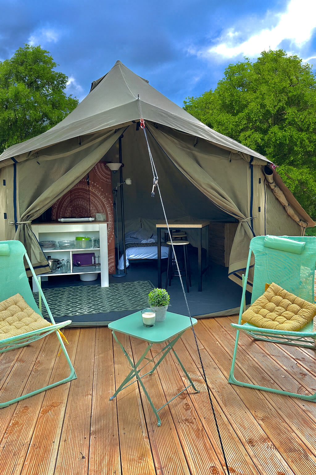 Tente Lodge safari — Séjour cosy avec spa à Brassac (Tarn) à Brassac — espace de vie