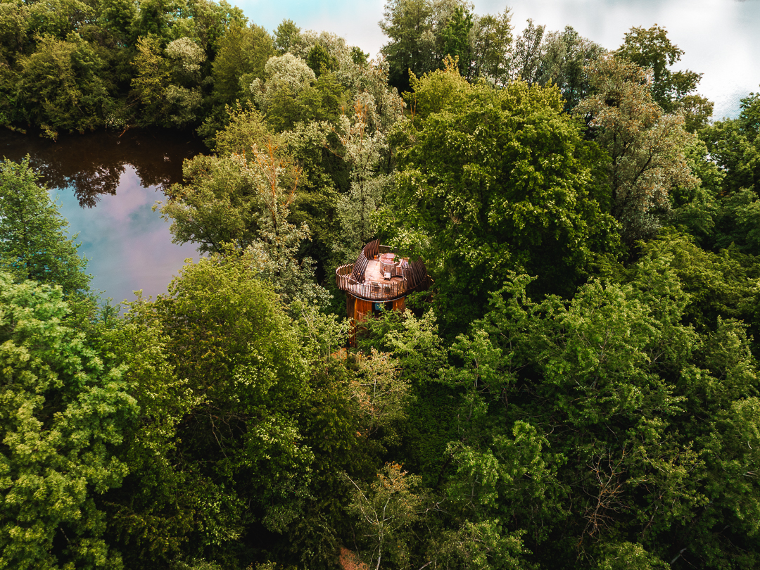 Cabane Spa Brume : une évasion sur pilotis en Franche-Comté