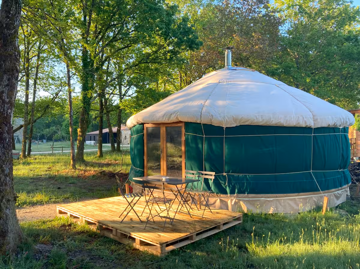 Yourte 1 — Hébergement insolite avec spa à Peysoup en Gironde