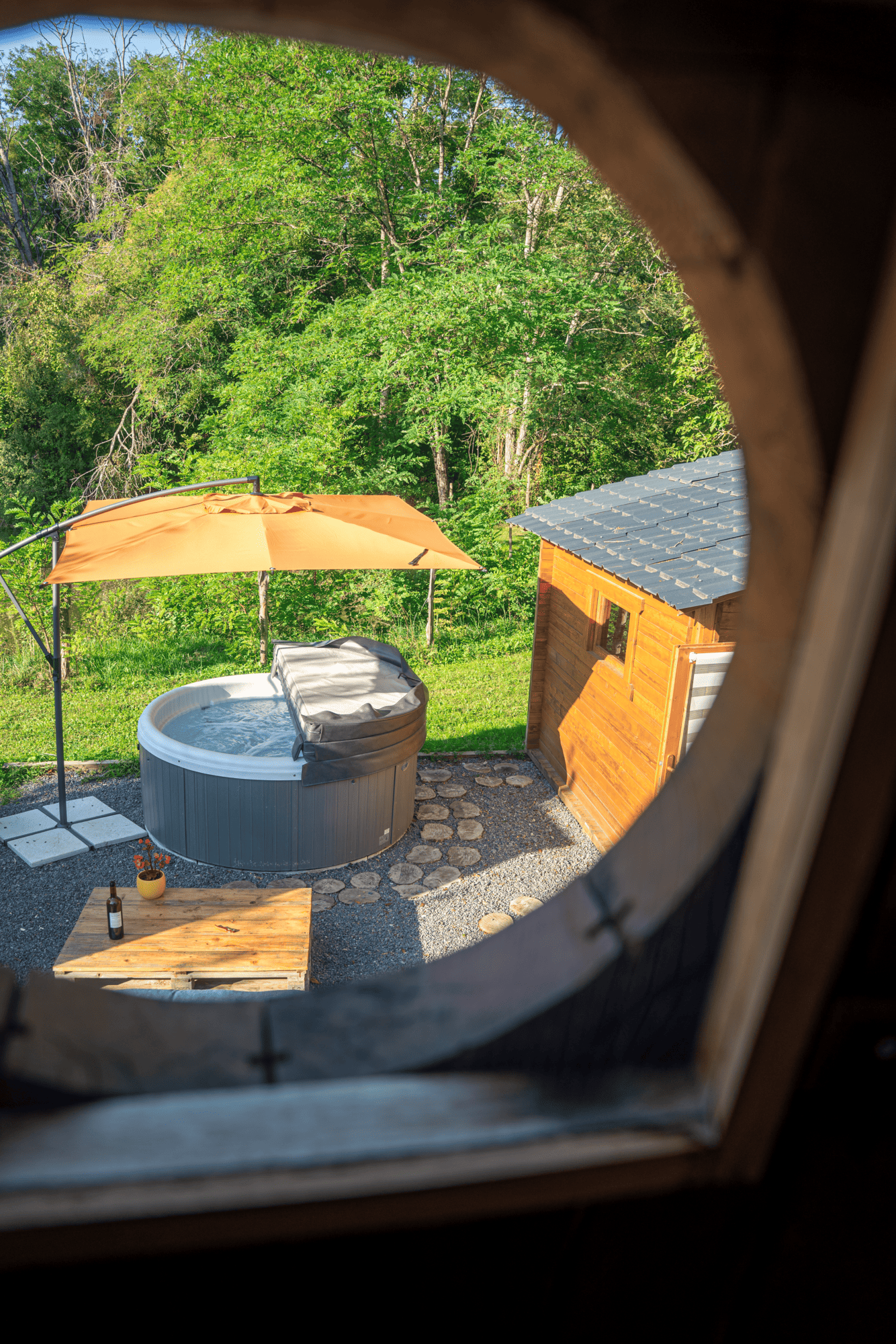 Foudre Viticole d’Arpaillan — Nuit insolite avec spa privatif à Gironde à Romagne — espace de vie