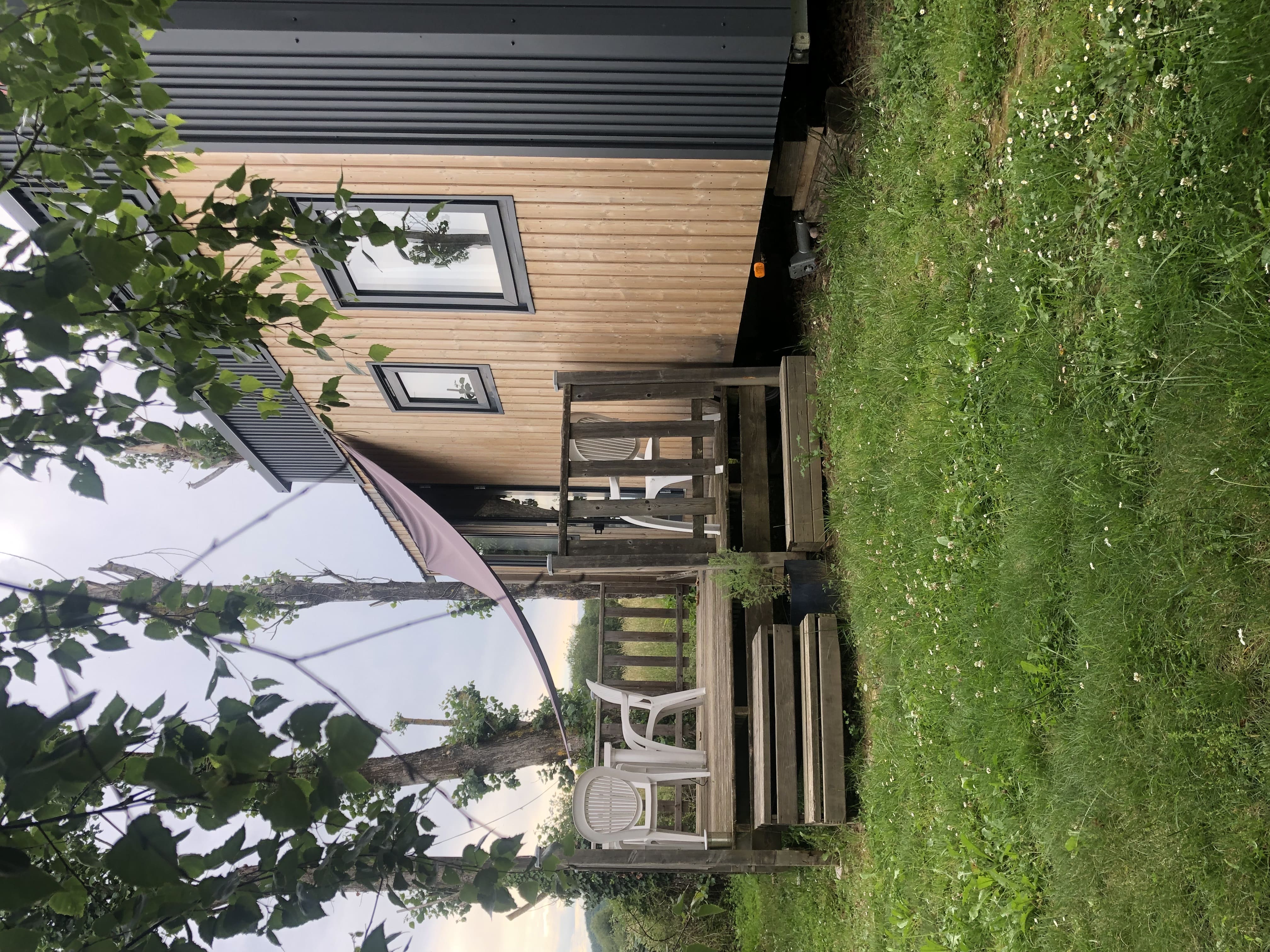 Tiny house moderne au cœur de la nature en Midi-Pyrénées à Sarrecave — salle de bain