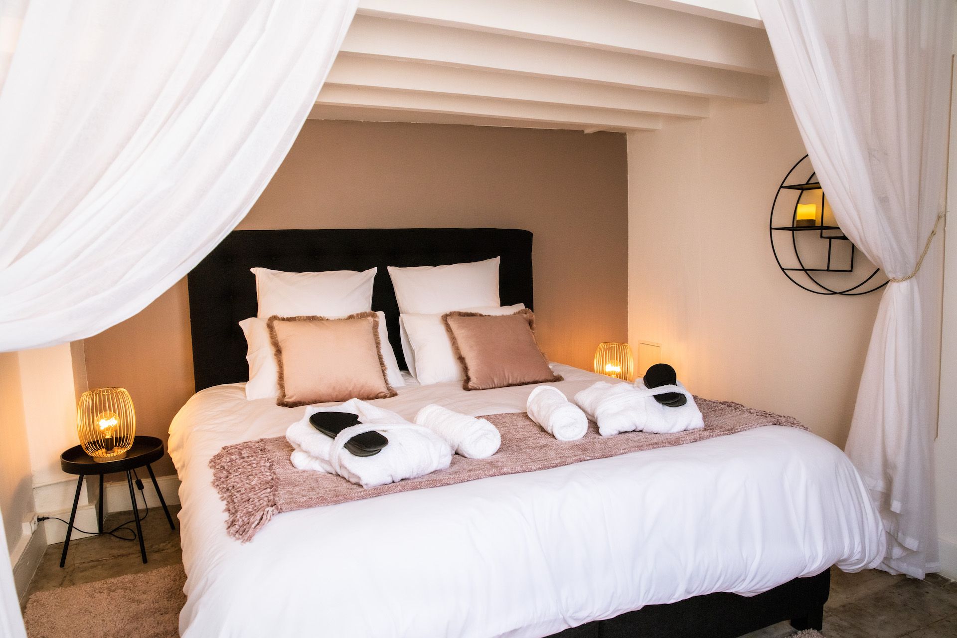 Évasion romantique dans la Suite Vénusa à Montpellier à Montpellier — espace de vie