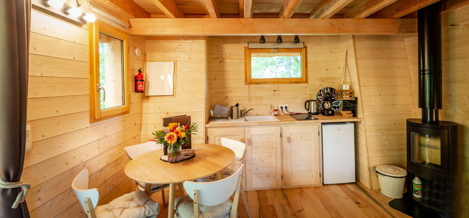 Cabane Artémis — Cabane sur pilotis avec spa à Lot-et-Garonne à Agen — cuisine