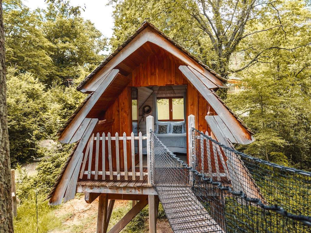 Cabane Spa Enchantée : une immersion dans les arbres en Picardie à Rosoy-En-Multien — espace de vie