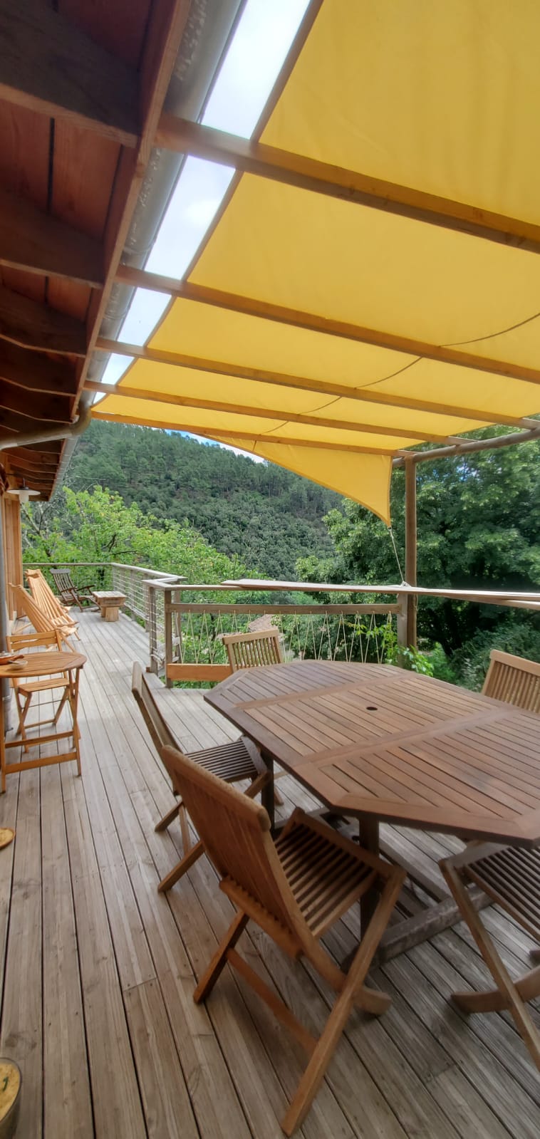 Cabane sur pilotis : une expérience unique au bord de la rivière à Chambon — salle de bain