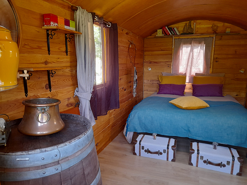 La Chamane Roulotte : une échappée belle en pleine nature à Fleurance — chambre