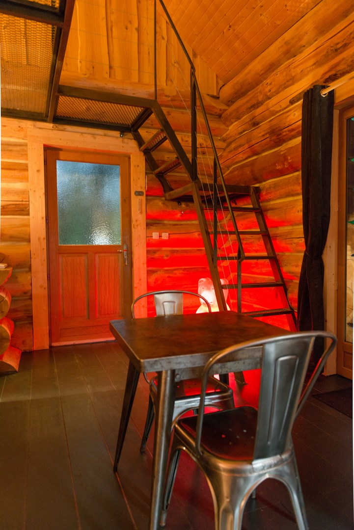 Chalet Spa de Prestige : une évasion sensorielle en Aquitaine à Lanouaille — salle de bain