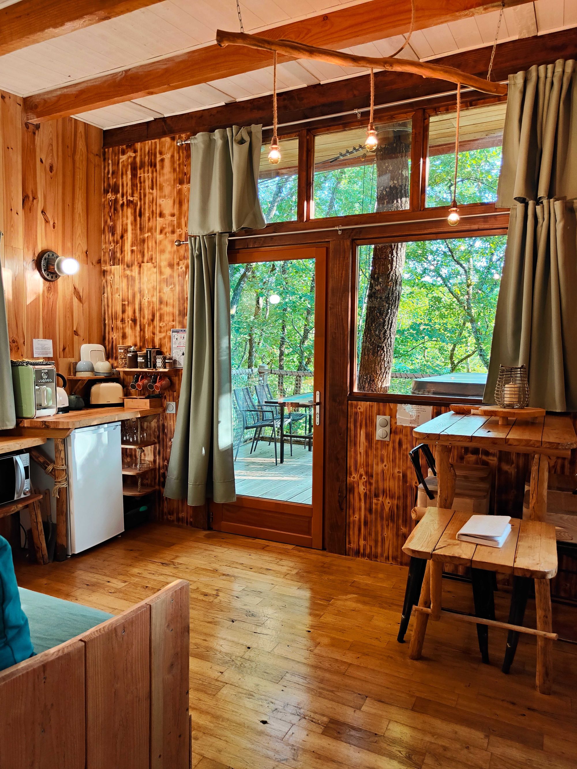 Cabane avec spa "Carrelet" — Nuit perchée à Lot à Lamothe-Fénelon — environnement naturel