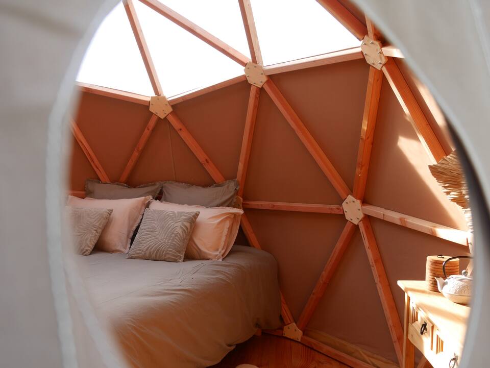 Un dôme enchanteur en Haute-Normandie avec spa privatif à Thiergeville — chambre