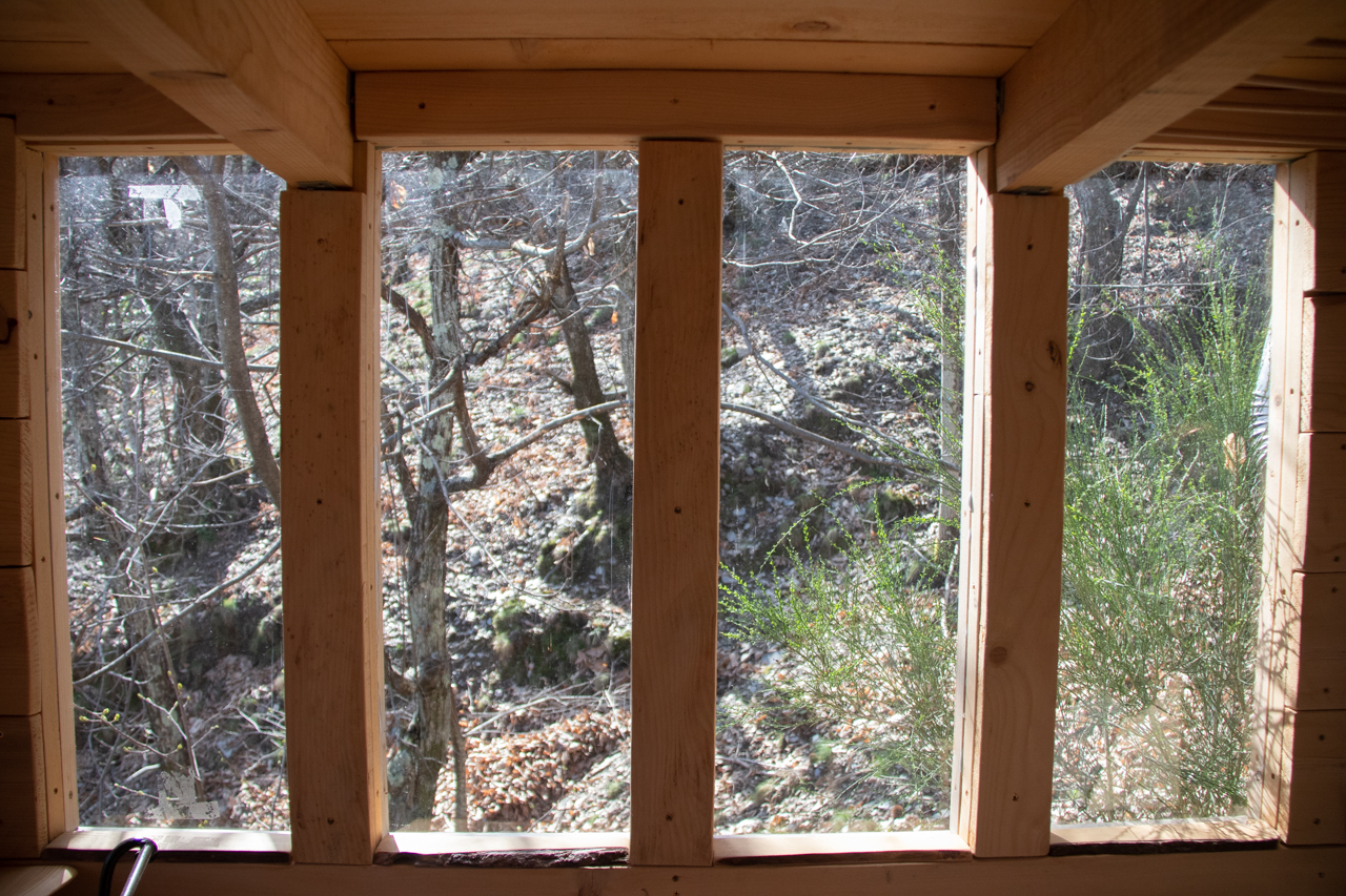 La Cabane d'Émerveille : un refuge enchanteur en Languedoc-Roussillon à Mialet — environnement naturel