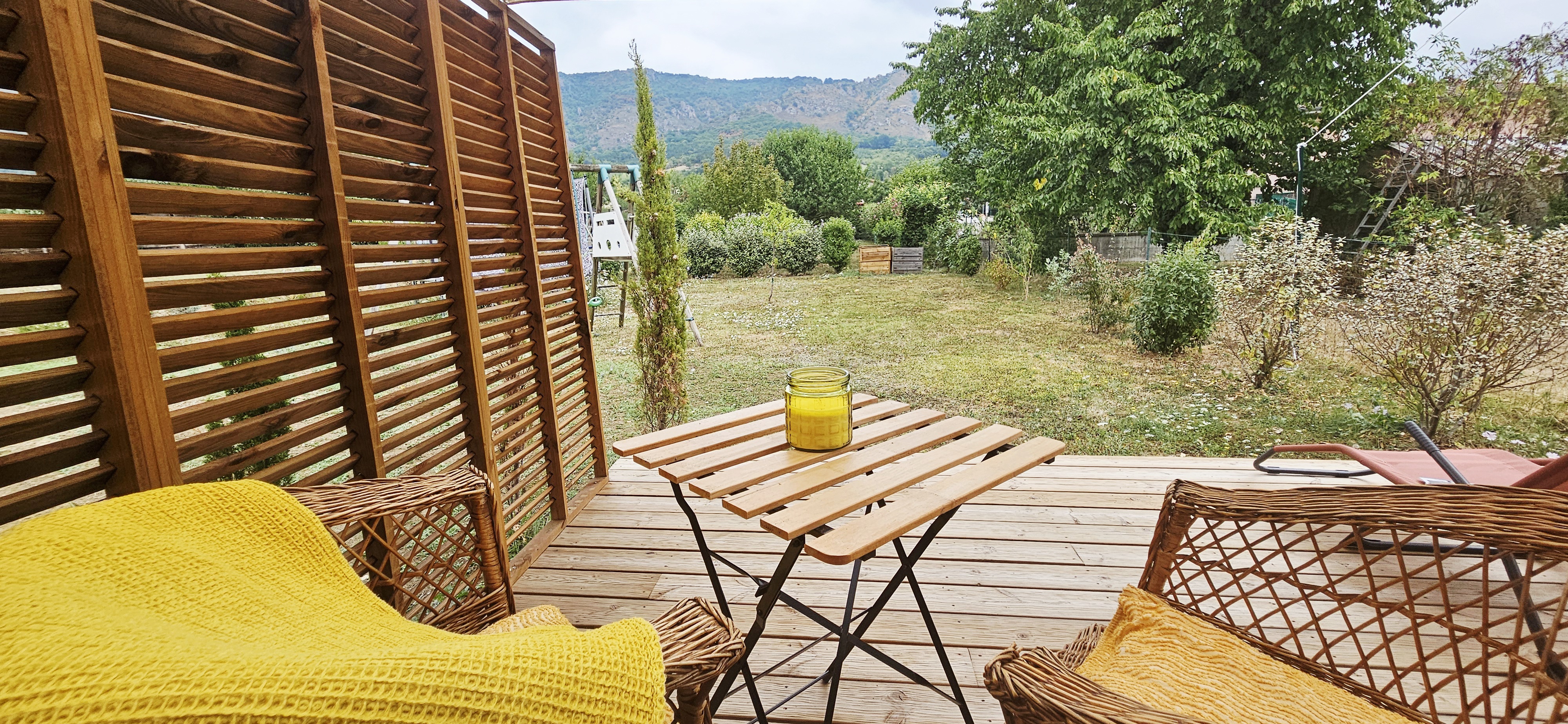 La Cabane du Nid du Pic — Séjour avec spa à 2 en Ariège à Vernajoul — espace de vie