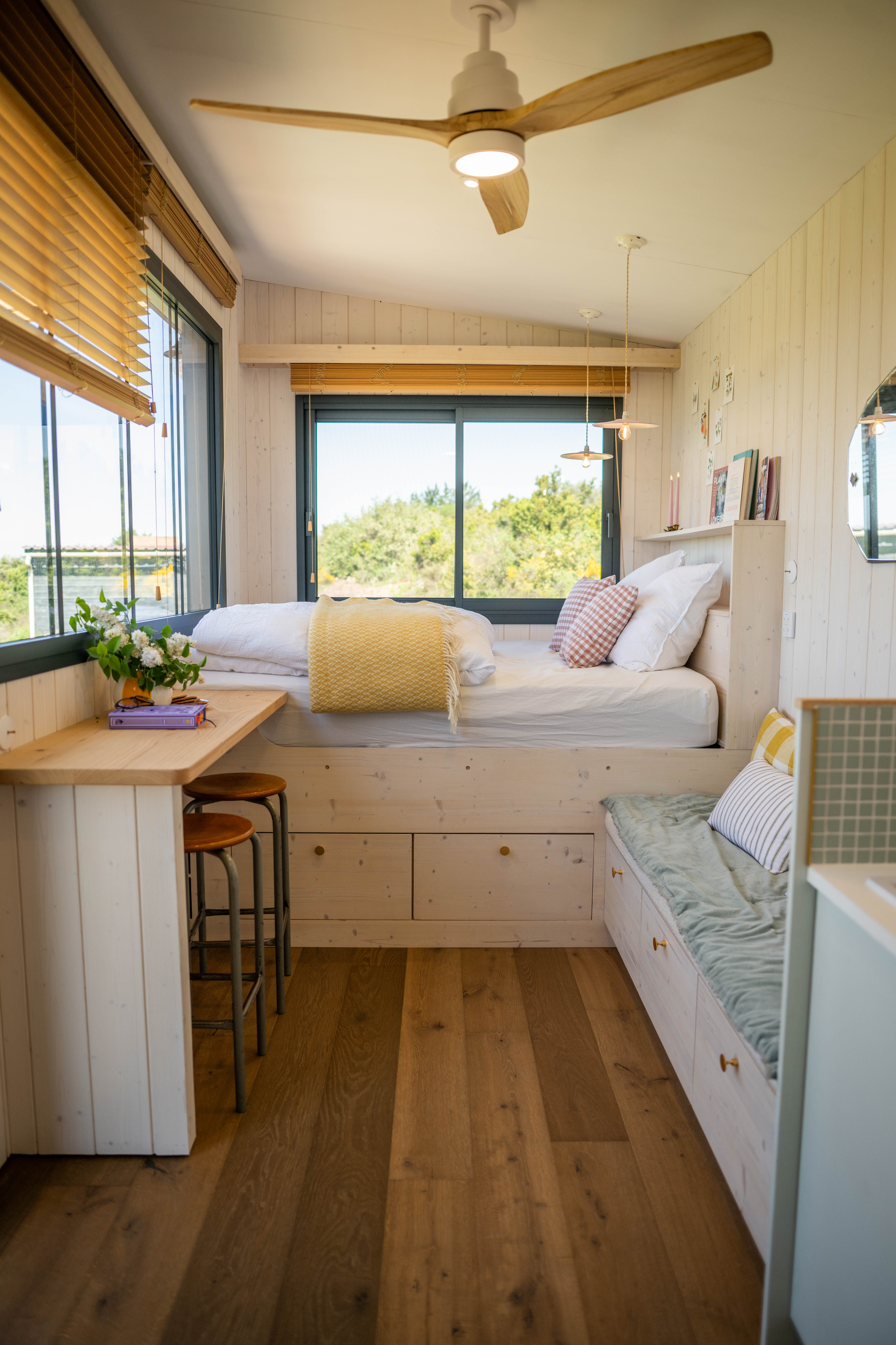 Pépiite Gorges de l'Ardèche — Tiny House avec spa privatif à Vallon-Pont-d'Arc — espace de vie
