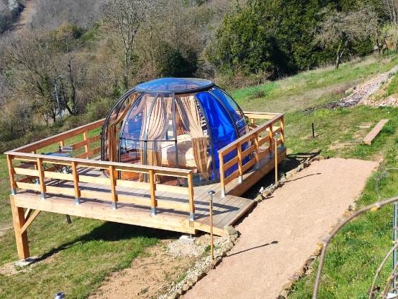 CHAMBRE DU SECRET — Bulle féérique avec spa à Rhône à Quincié-en-Beaujolais — cuisine