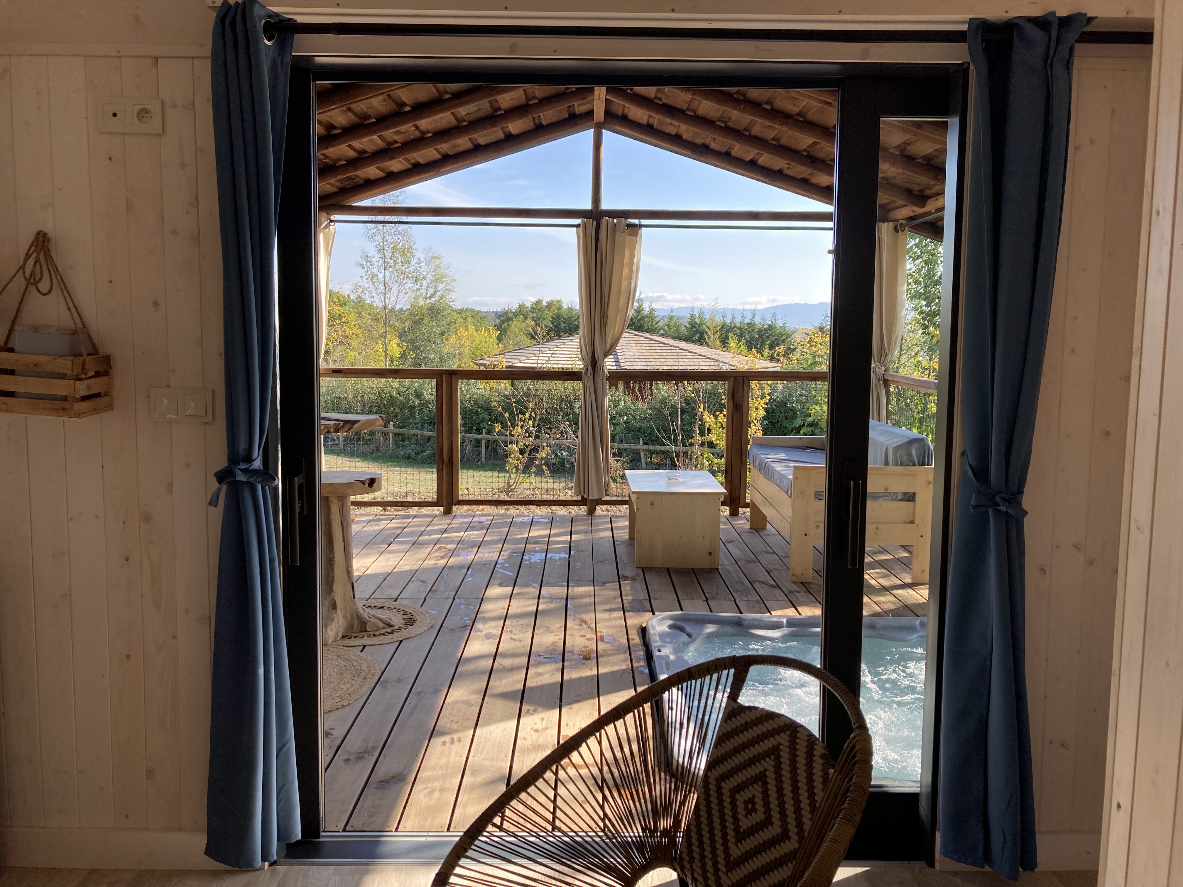 Cabane Miel et Coton : une évasion sensorielle en pleine nature à Villarzel Du Razès — chambre
