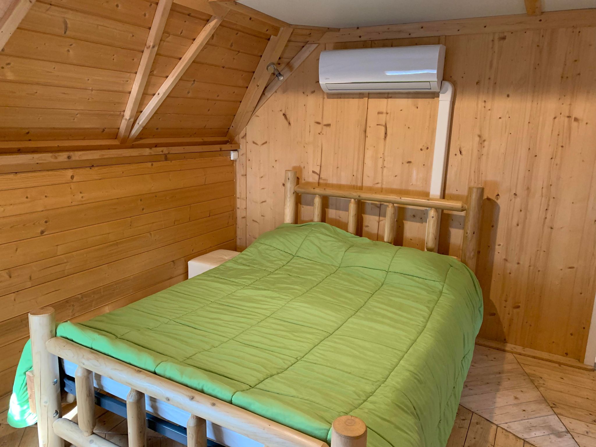 Kota 4 personnes : une escapade insolite en Pays de la Loire à Guérande — chambre