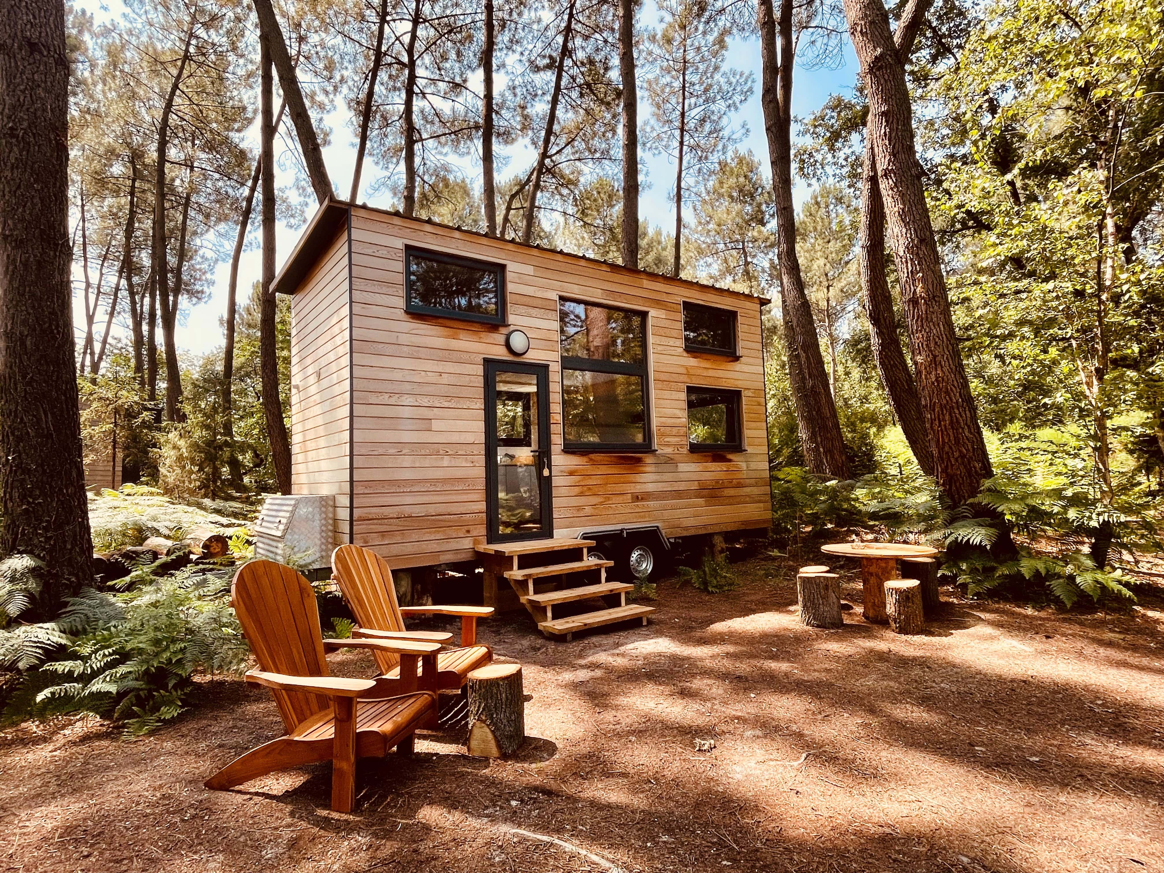 Évasion dans une tiny house moderne en Pays de la Loire à Clefs-Val-D'anjou — vue intérieure