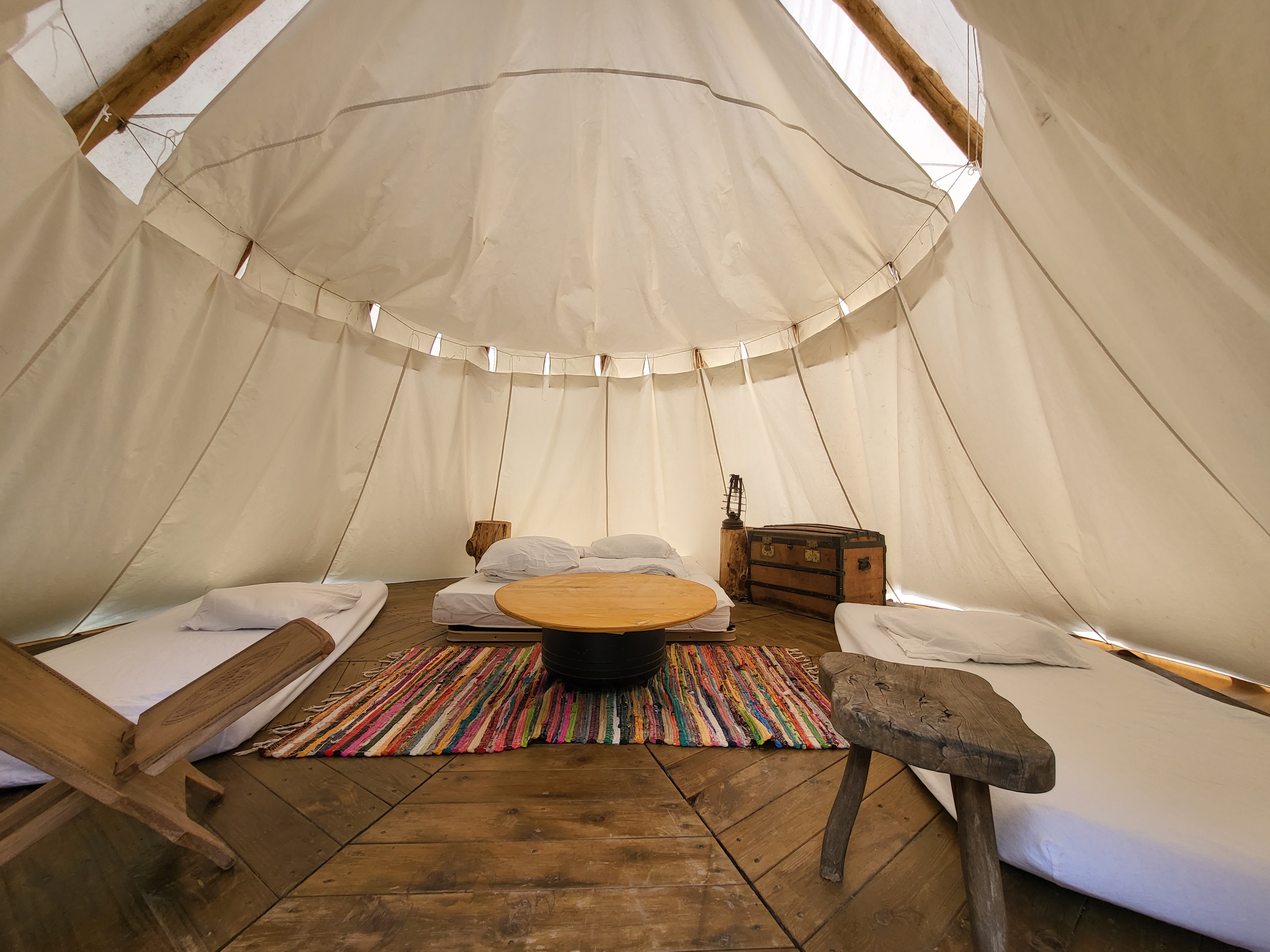 Le Tipi : une expérience immersive en Auvergne à Huriel — espace de vie
