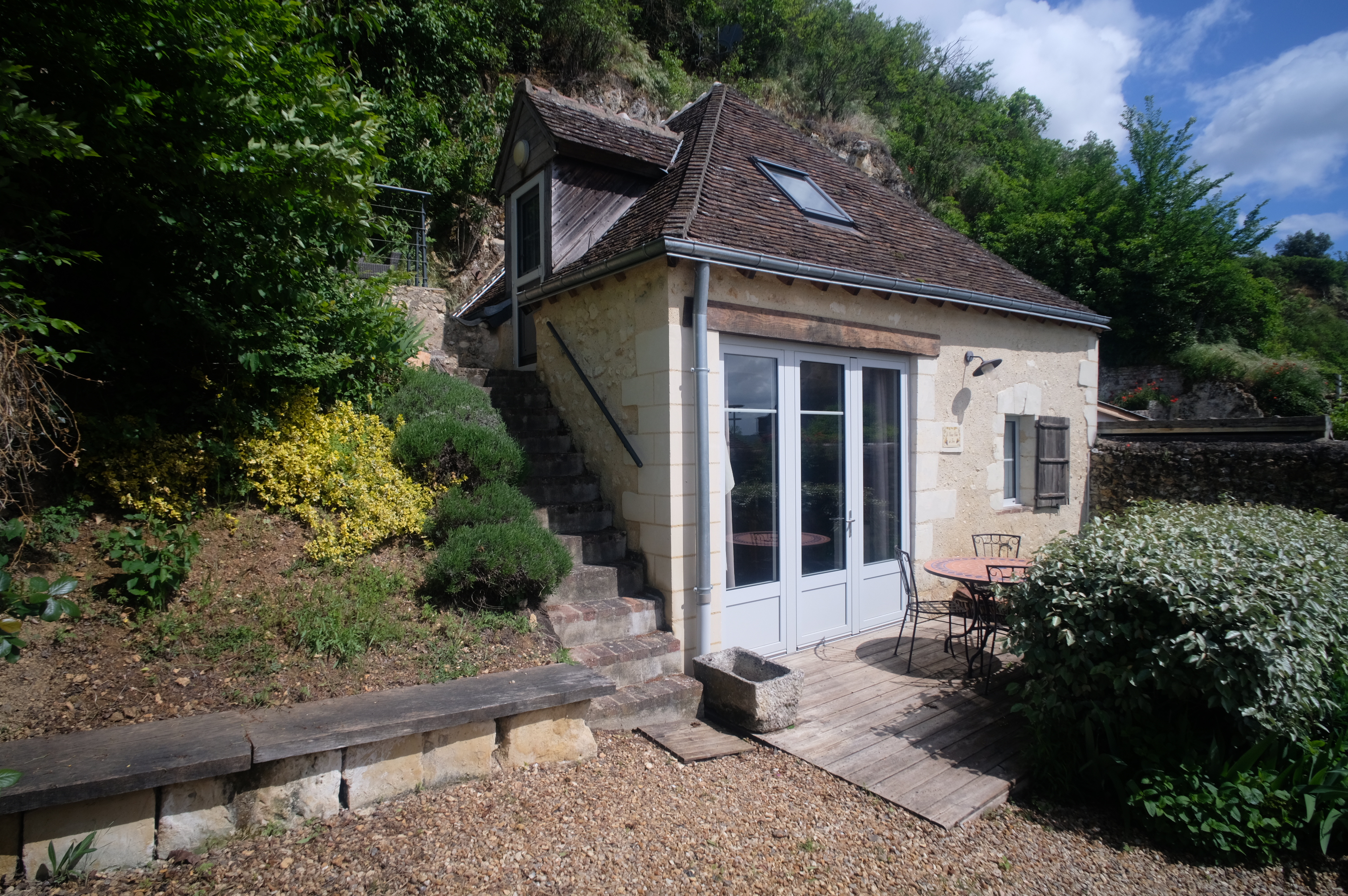 Gîte du Vieux Chai de Trôo — Maison troglodyte avec spa à Trôo à Trôo — espace de vie