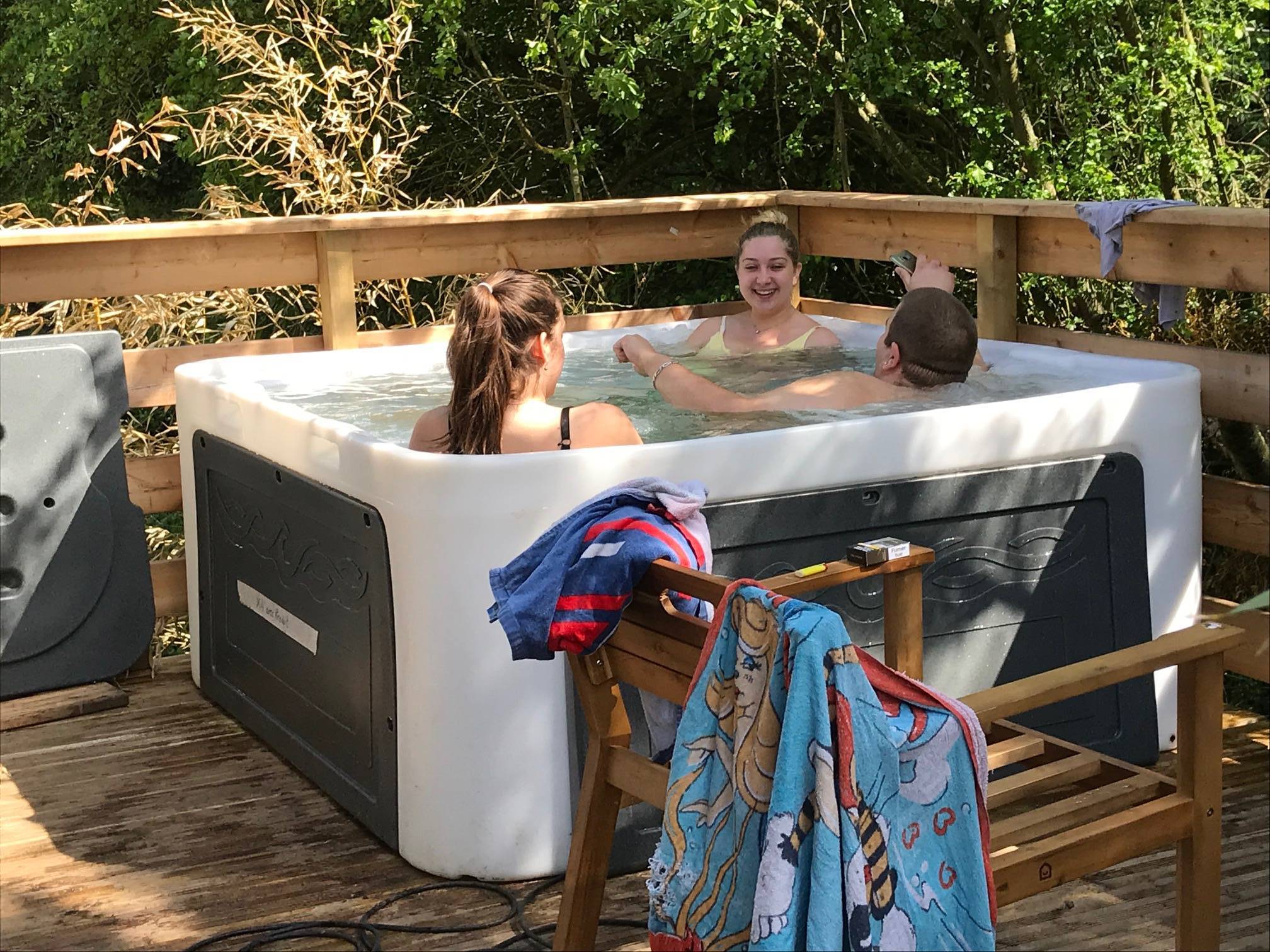 Château Mobile & Spa — Hébergement insolite avec jacuzzi à Oise à Clermont — espace de vie