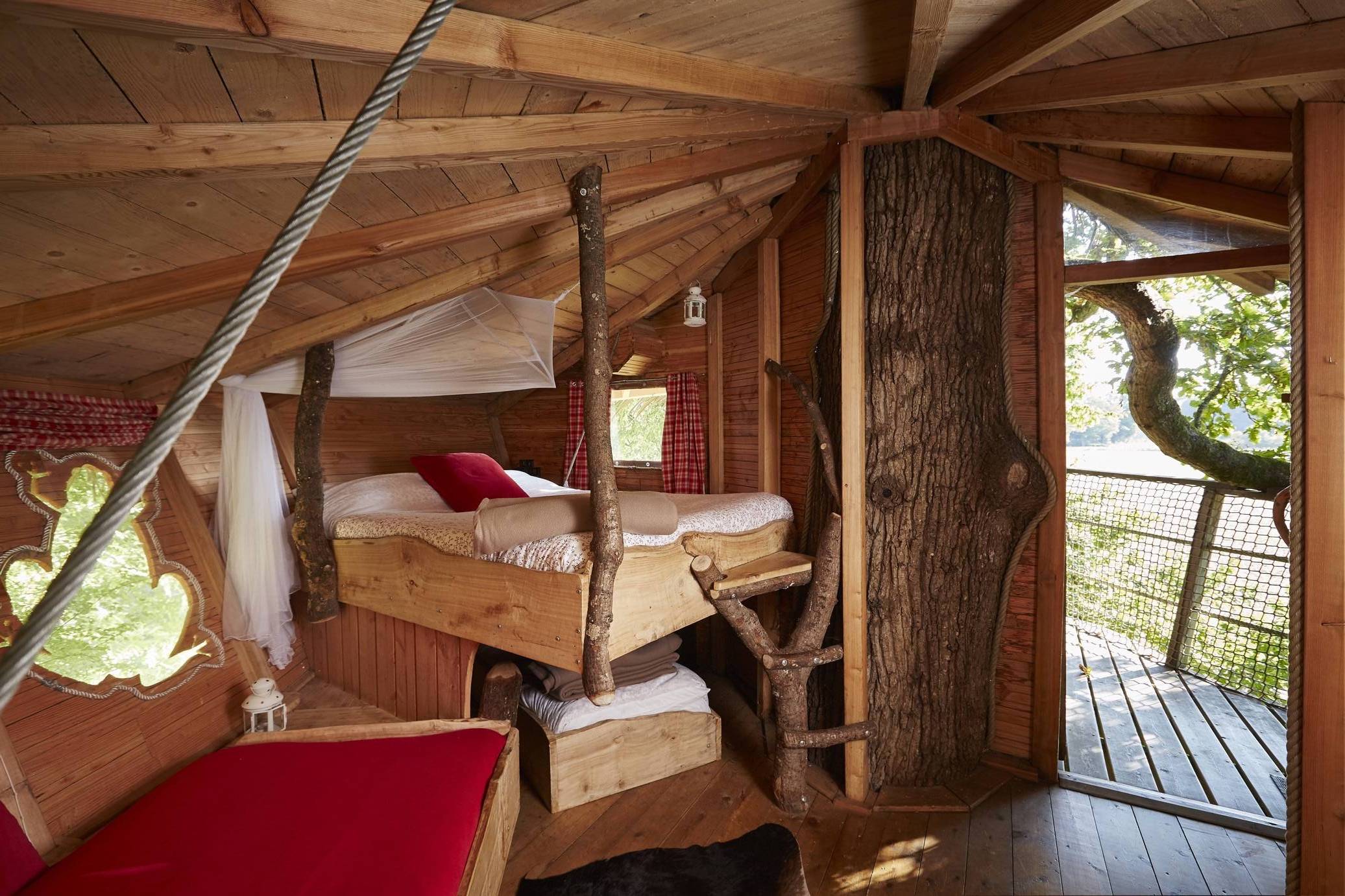 Cabane dans les arbres en Basse-Normandie : une immersion dans la nature