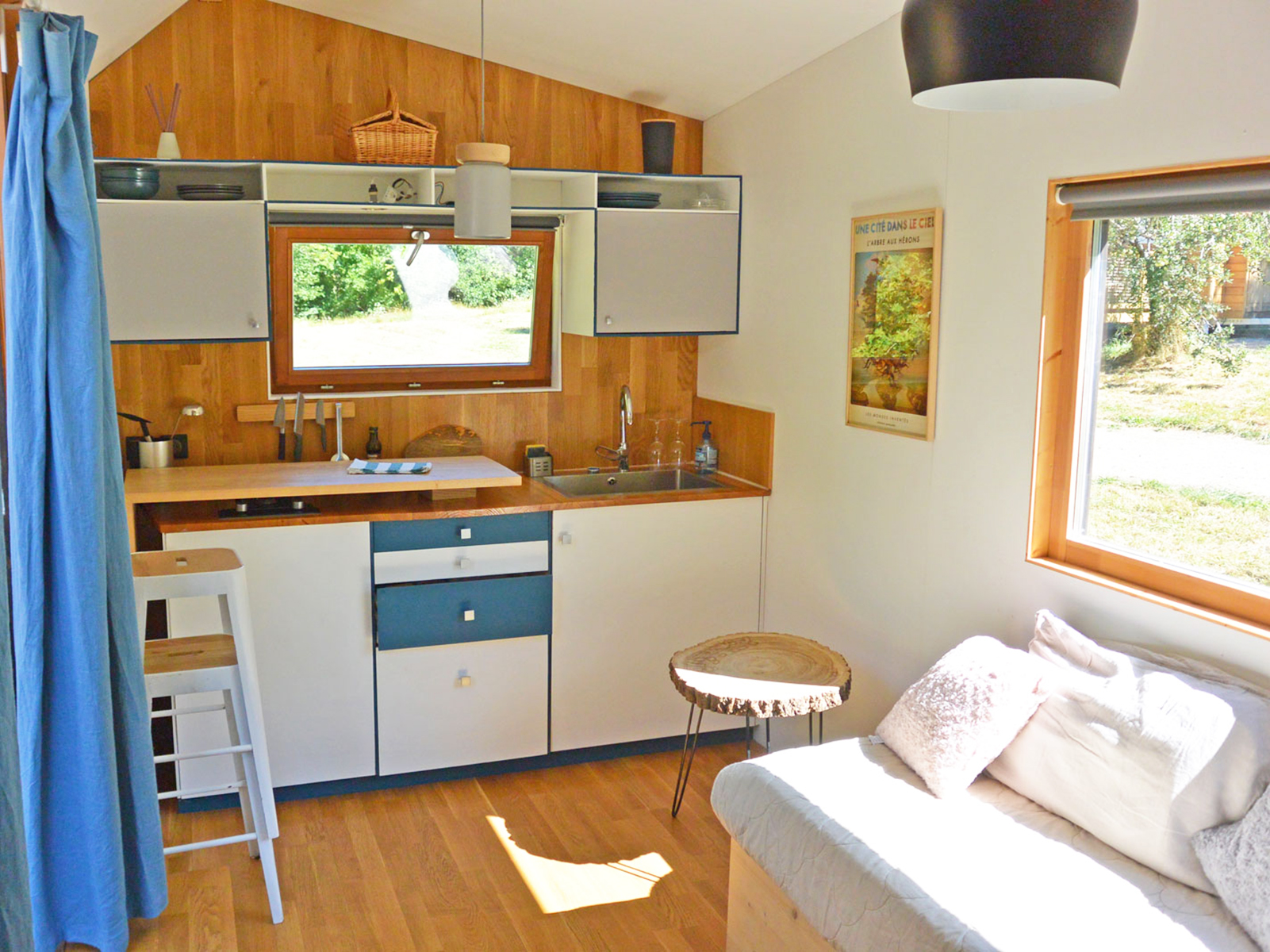 Tiny house Cascade — Évasion avec spa à 2 pas de la rivière dans le Gard à Alès — chambre