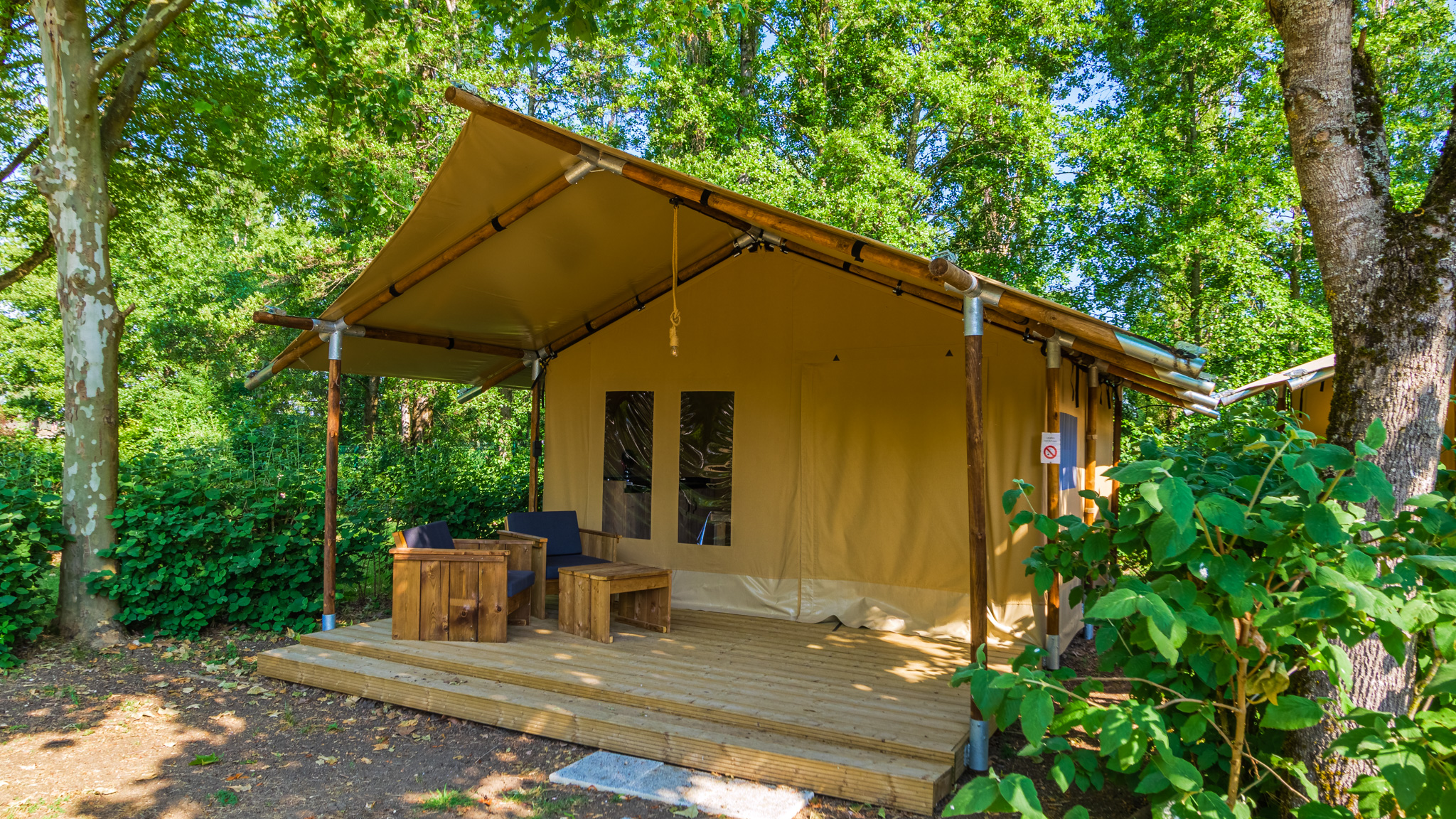 Tente Kenya : une expérience immersive en Franche-Comté à Vaivre Et Montoille — vue intérieure