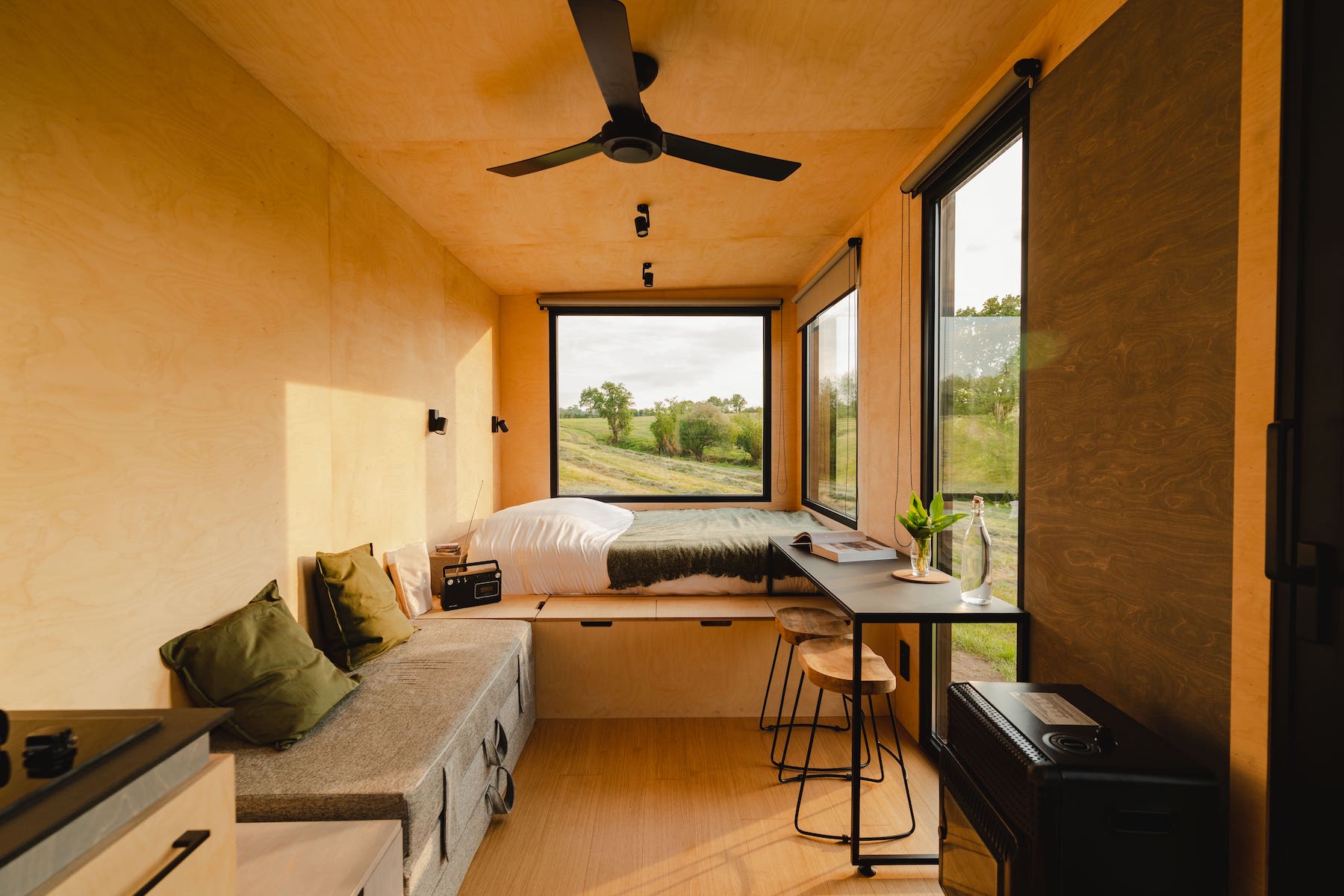 Évasion en Tiny House au cœur des Alpes Mancelles à Moulins-Le-Carbonnel — espace de vie