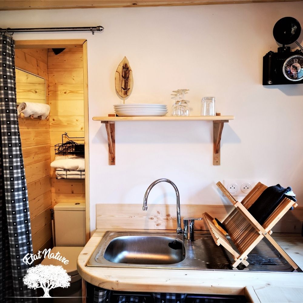 La tiny Etat Nature — Roulotte avec spa à Meurthe-et-Moselle à Nancy — salle de bain