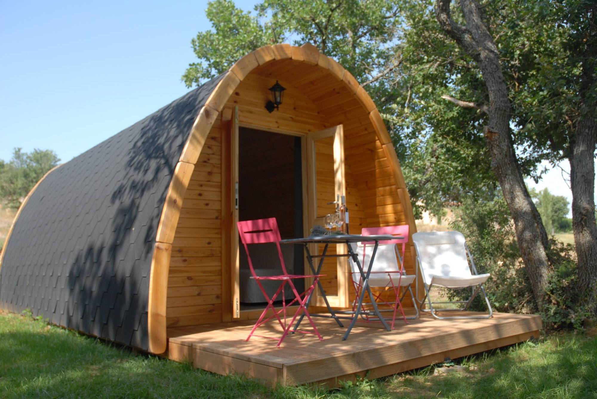 Le Pod de l'Adret : une expérience immersive en pleine nature à Rians — espace de vie