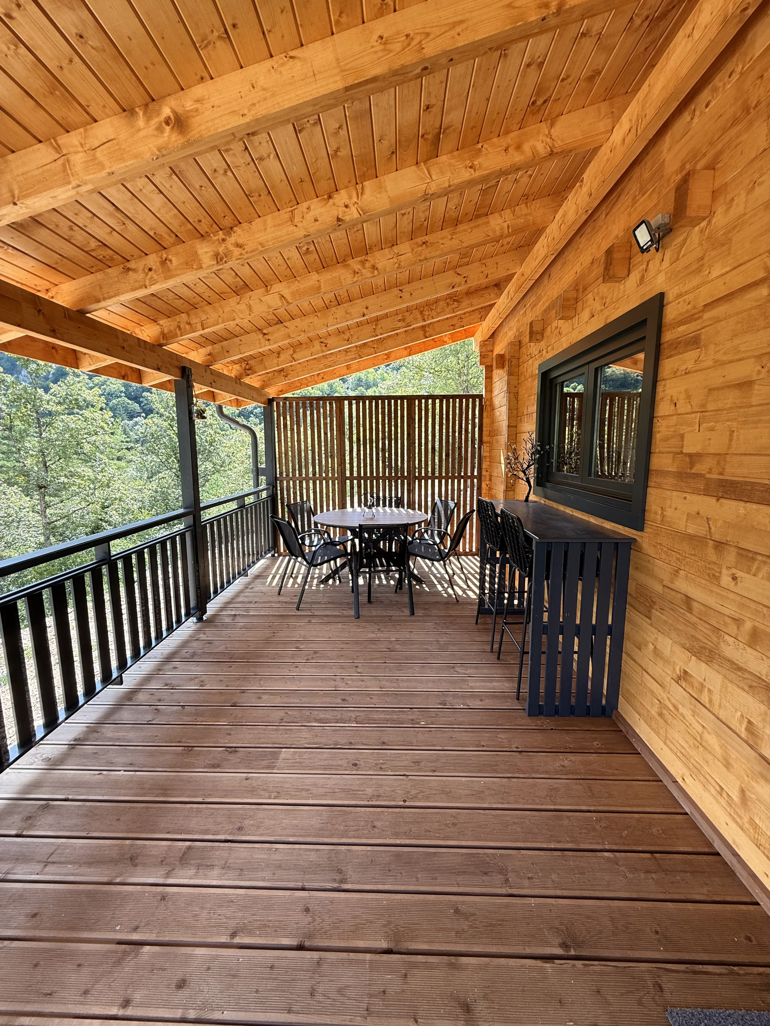 Lodge La Colibă — Chalet avec terrasse panoramique à Ain à Meillonnas — vue intérieure