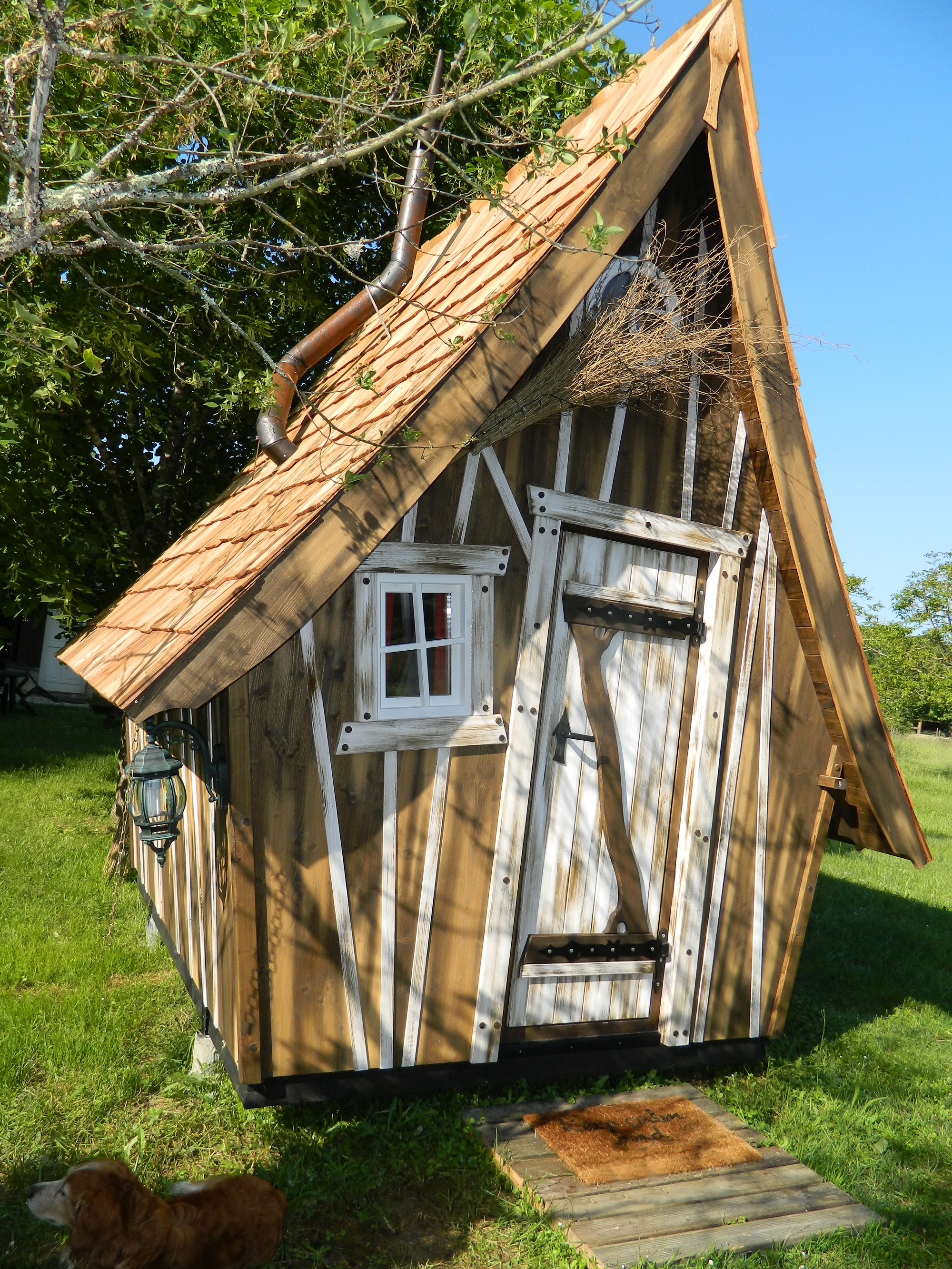 Cabane de sorcière : une échappée enchantée en Dordogne à Saint Vincent De Cosse — vue intérieure