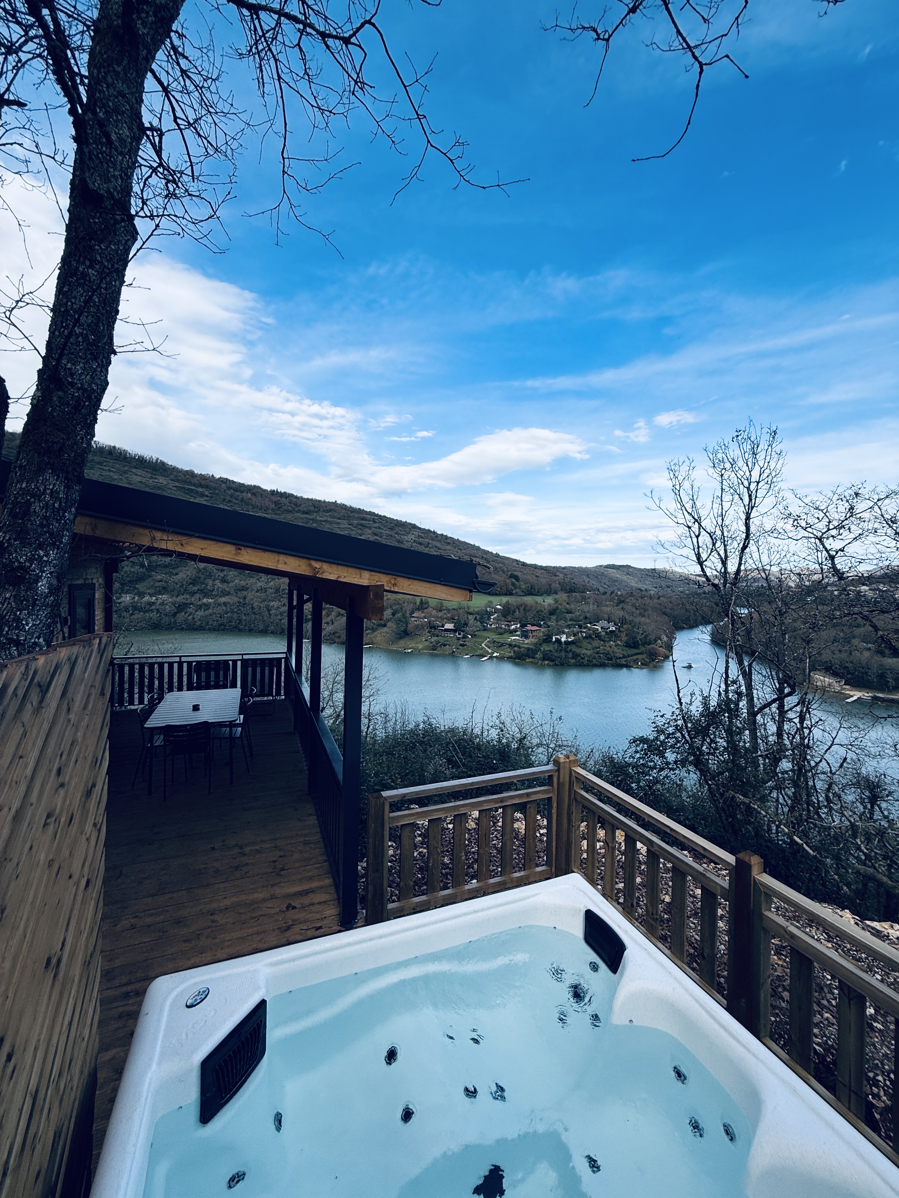 Lodge l'Epervier & Spa — Cabane sur pilotis panoramique à Ain