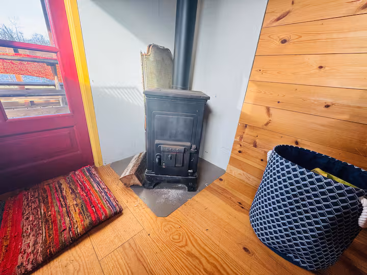 La petite roulotte de Vallin — Roulotte cosy avec vue dégagée à Torchefelon (Isère) à Torchefelon — environnement naturel