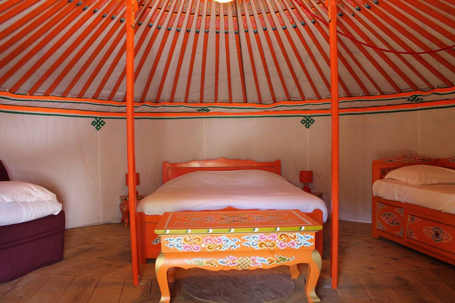 Séjournez dans une yourte mongole au cœur de la nature à Angé — salle de bain