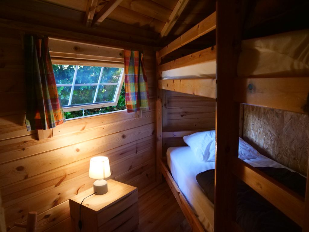 Kota finlandais — Cabane avec terrasse à Ardèche à Le Teil — salle de bain