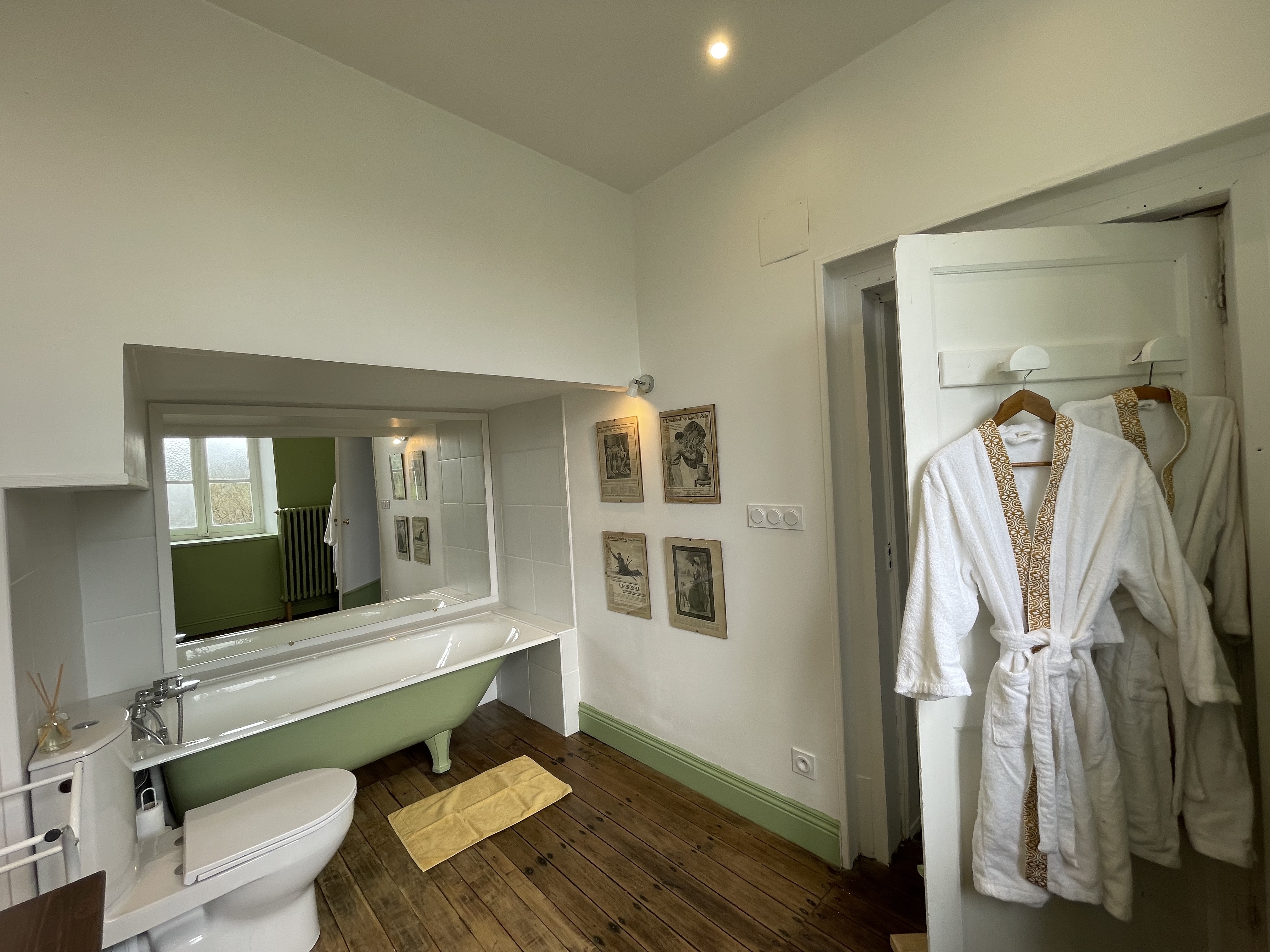Chambre Douglas : une évasion sensorielle en Bourgogne à Étang-Sur-Arroux — salle de bain