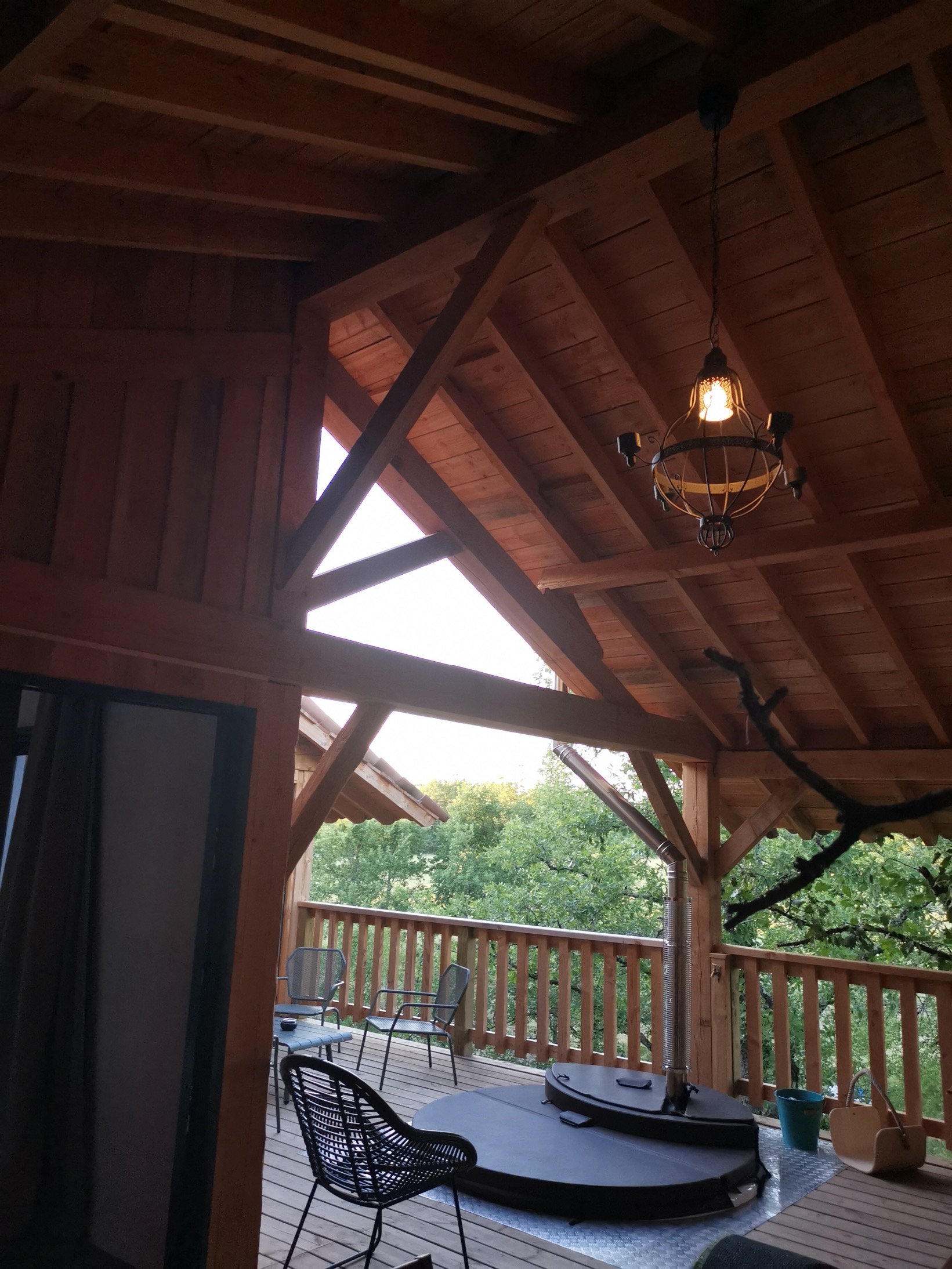 Cabane Spa La Canopée : une échappée romantique en Midi-Pyrénées à Cahuzac Sur Vère — environnement naturel
