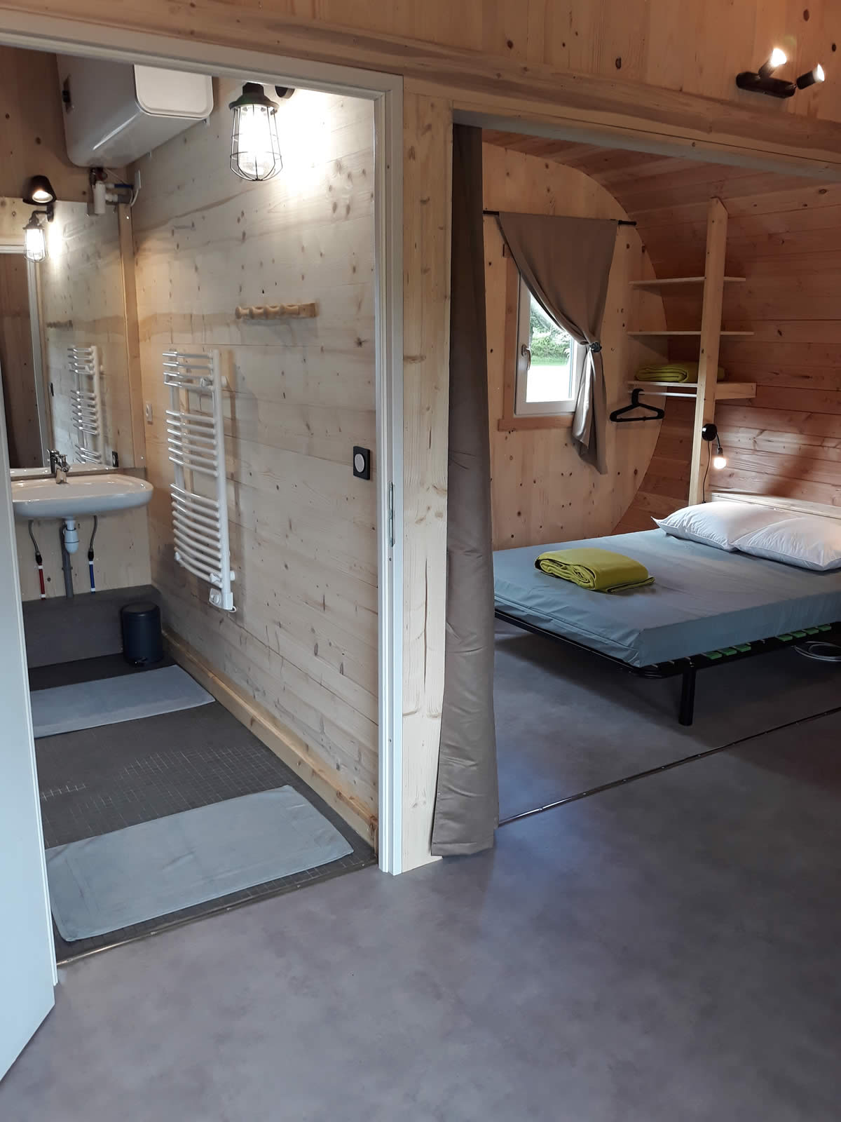 La Bulle Verte : une cabane immersive en pleine nature à St Urcize — salle de bain