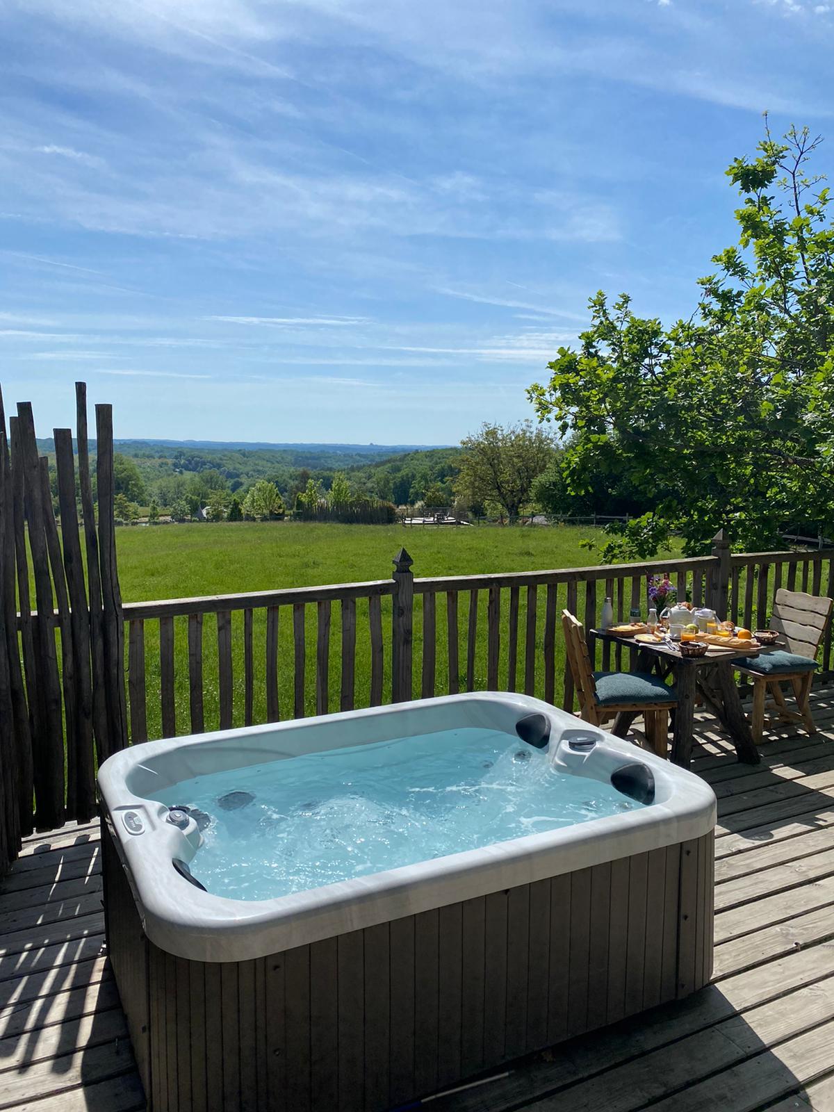 Cabane Château Monbazillac & Spa : une expérience en hauteur à Beaumontois En Perigord — salle de bain