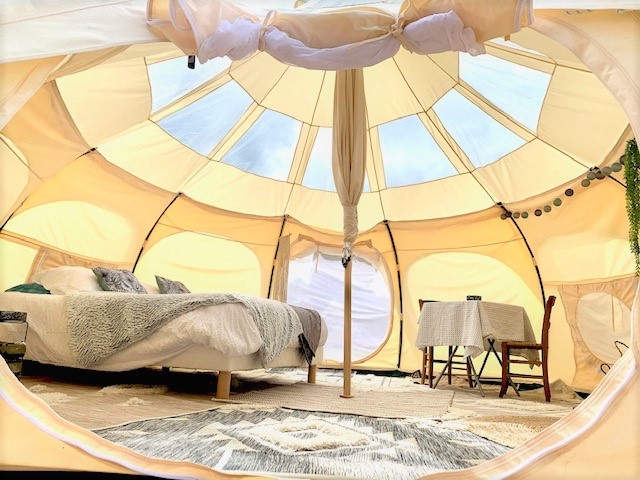 Évasion en tente lodge avec spa privatif en Midi-Pyrénées — Tente à Gourdon